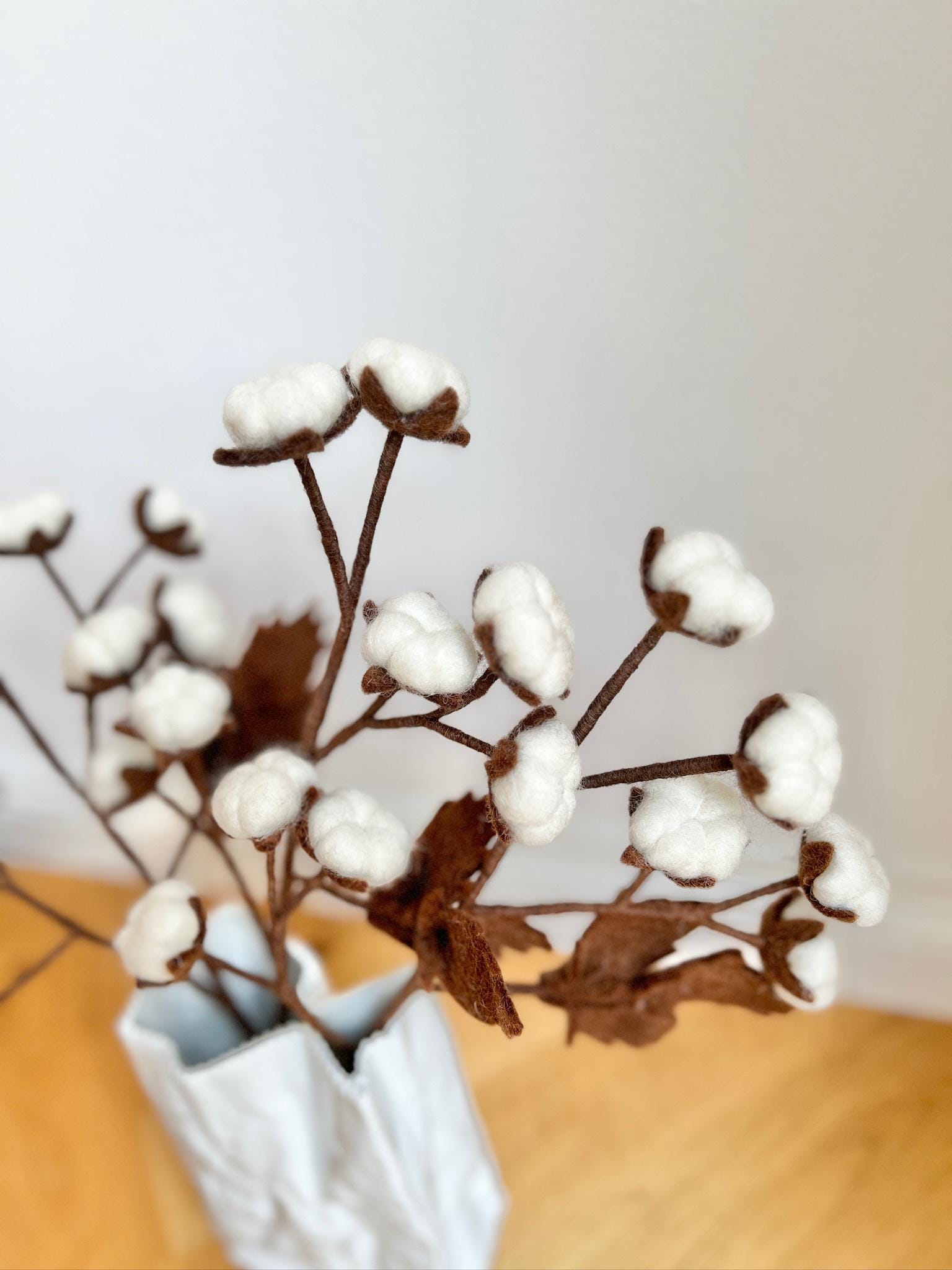 Baumwollzweig I Herbstzweig aus Filz I handgefilzter Zweig I Dekoration I Blumenstrauß I Winterdeko I Herbstdeko I