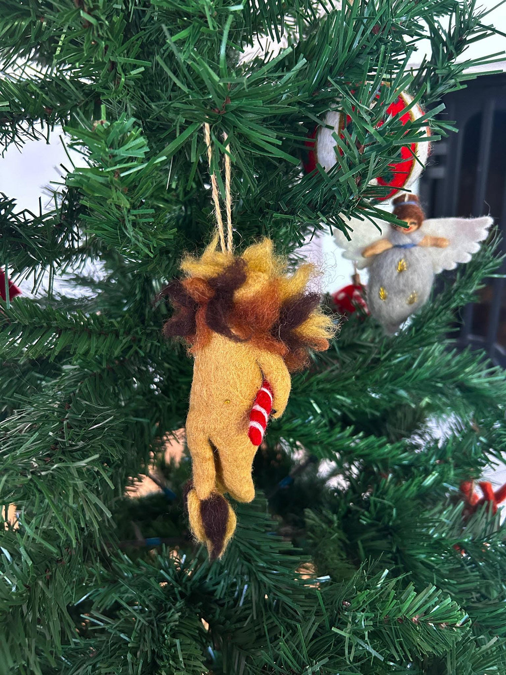 Weihnachtsbaum Anhänger Löwe mit Zuckerstange I Deko aus Filz I Winter I Weihnachtsbaum I Herbstdeko I Anhänger aus Filz I Wildtiere I