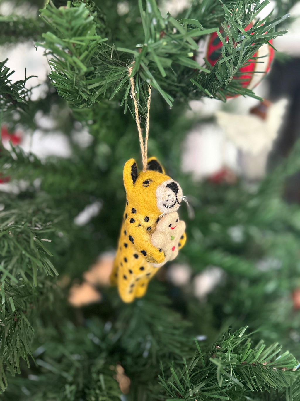 Weihnachtsbaum Anhänger Leopard mit Lebkuchenmann I Deko aus Filz I Winter I Weihnachtsbaum I Herbstdeko I Anhänger aus Filz I Wildtiere I