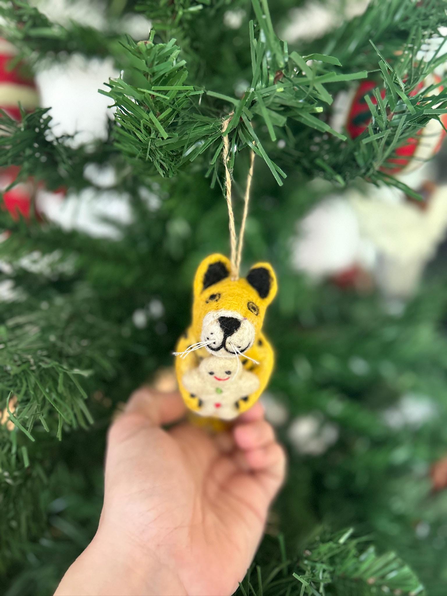 Weihnachtsbaum Anhänger Leopard mit Lebkuchenmann I Deko aus Filz I Winter I Weihnachtsbaum I Herbstdeko I Anhänger aus Filz I Wildtiere I