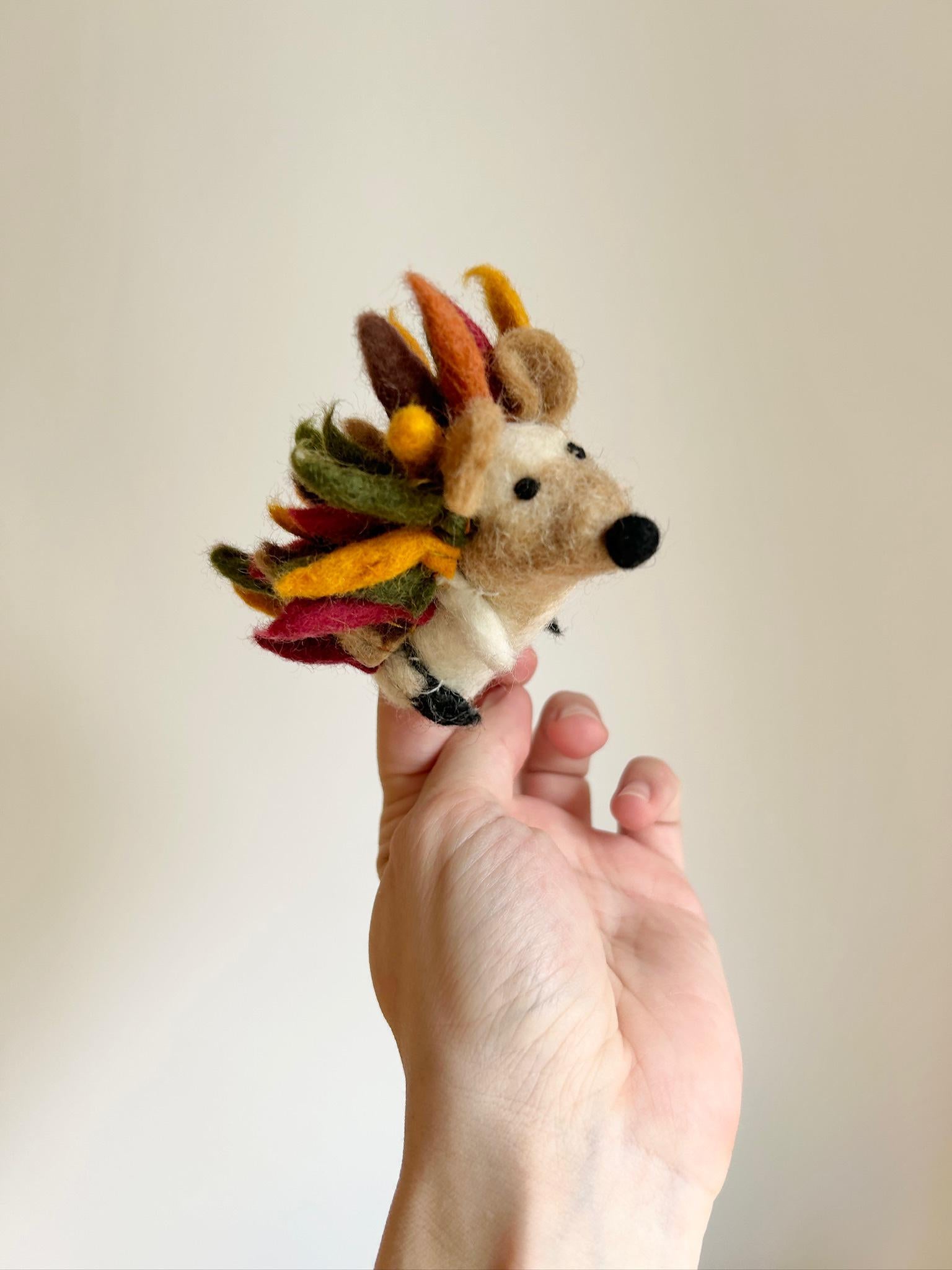 Niedliche Fingerpuppe Igel aus Filz I Fingerspiel I Waldtiere I heimische Tiere I Spielzeug Montessori I Geschichten erzählen