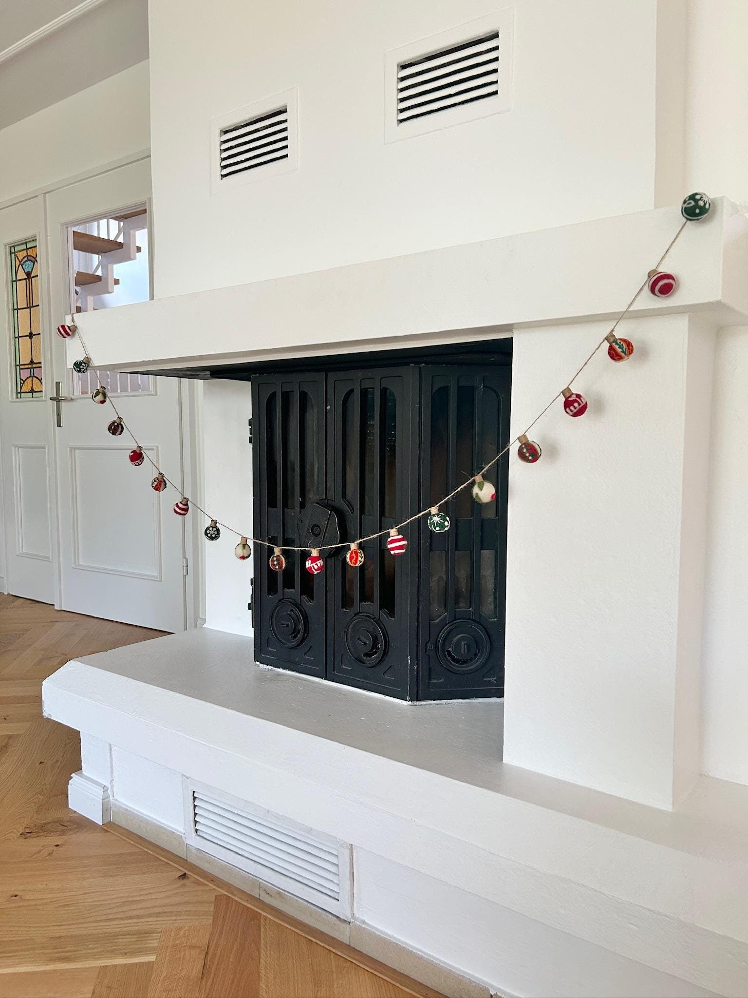 Weihnachtsgirlande Kugeln I Christbaumkugeln I Bestickte Kugeln I KugelgirlandeI aus Filz handgemacht I Weihnachtsdeko I Christmas