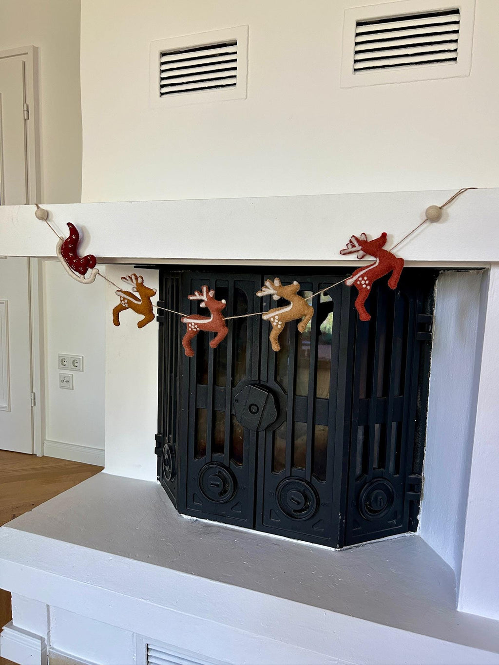 Weihnachtsgirlande aus Filz I Rentiere aus Filz I Rudolf Deko I Weihnachtsdeko I Filz Hirsch mit Schlitten