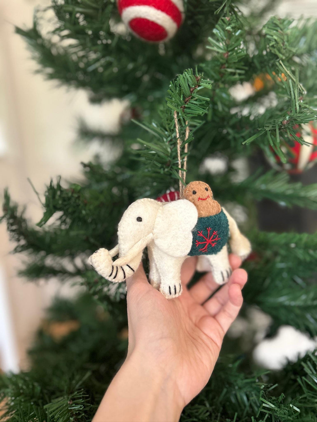 Anhänger Elefant mit Zuckerstange und Lebkuchenmann I Filzdeko I Winter I Weihnachtsbaum I Weihnachtselefant I Anhänger aus Filz I Wildtiere