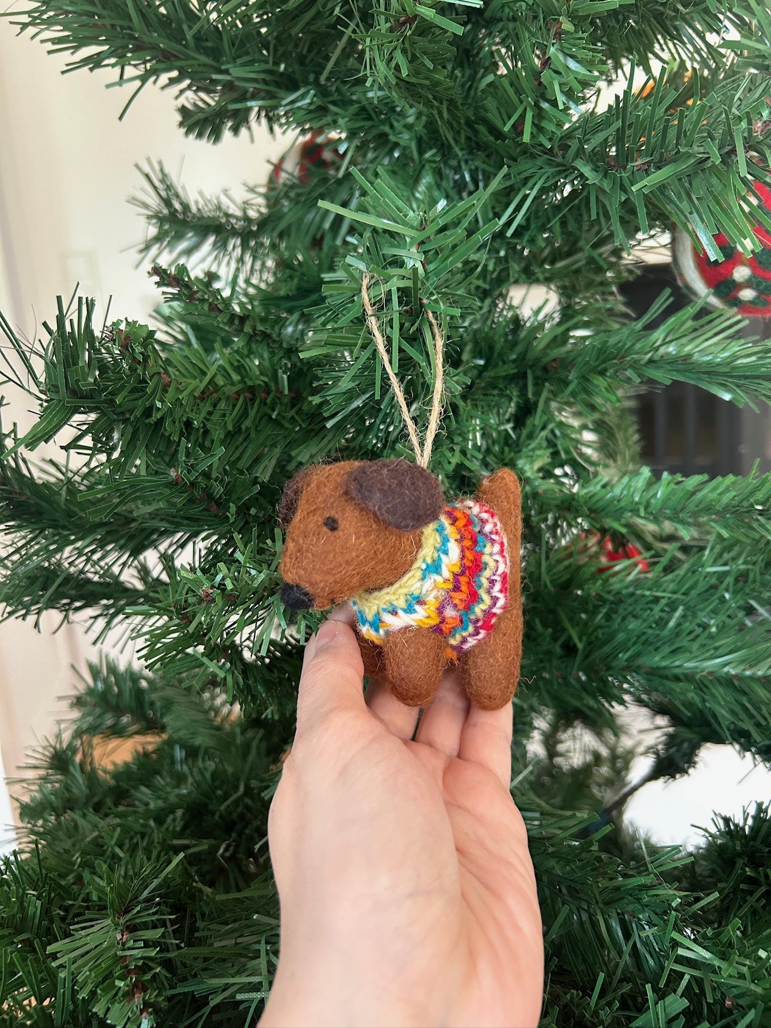 Weihnachtsanhänger brauner Hund mit Strickpullover I Filz Christbaumschmuck I Weihnachtsdeko I Weihnachtshund