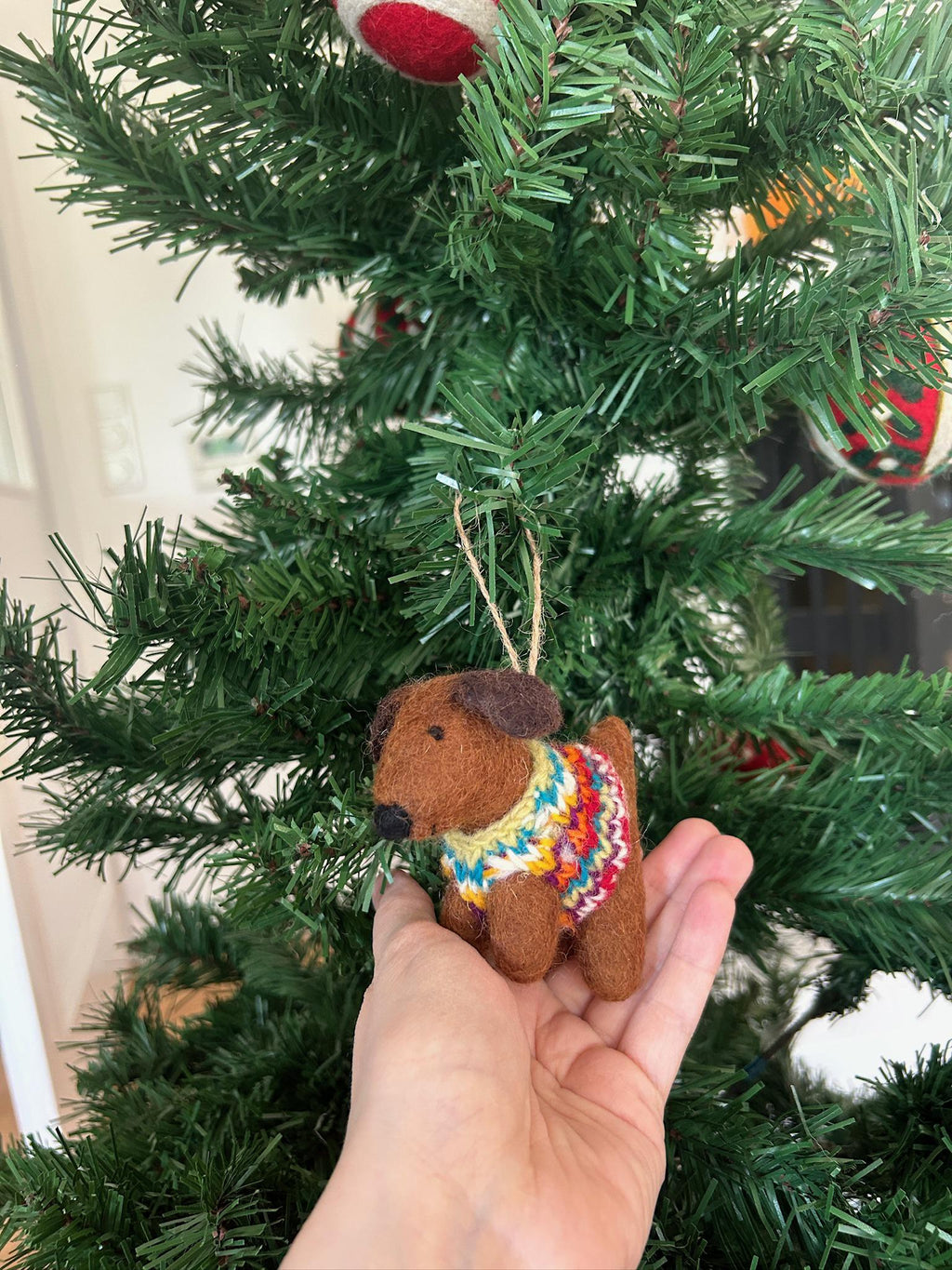 Weihnachtsanhänger brauner Hund mit Strickpullover I Filz Christbaumschmuck I Weihnachtsdeko I Weihnachtshund