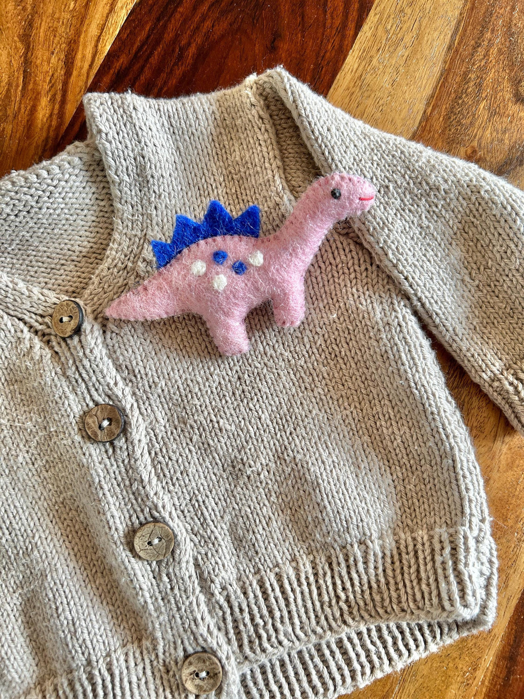Filz Anstecker Dinosaurier Brachiosaurus I Filzbrosche I Kinder Geburtstagsgeschenk