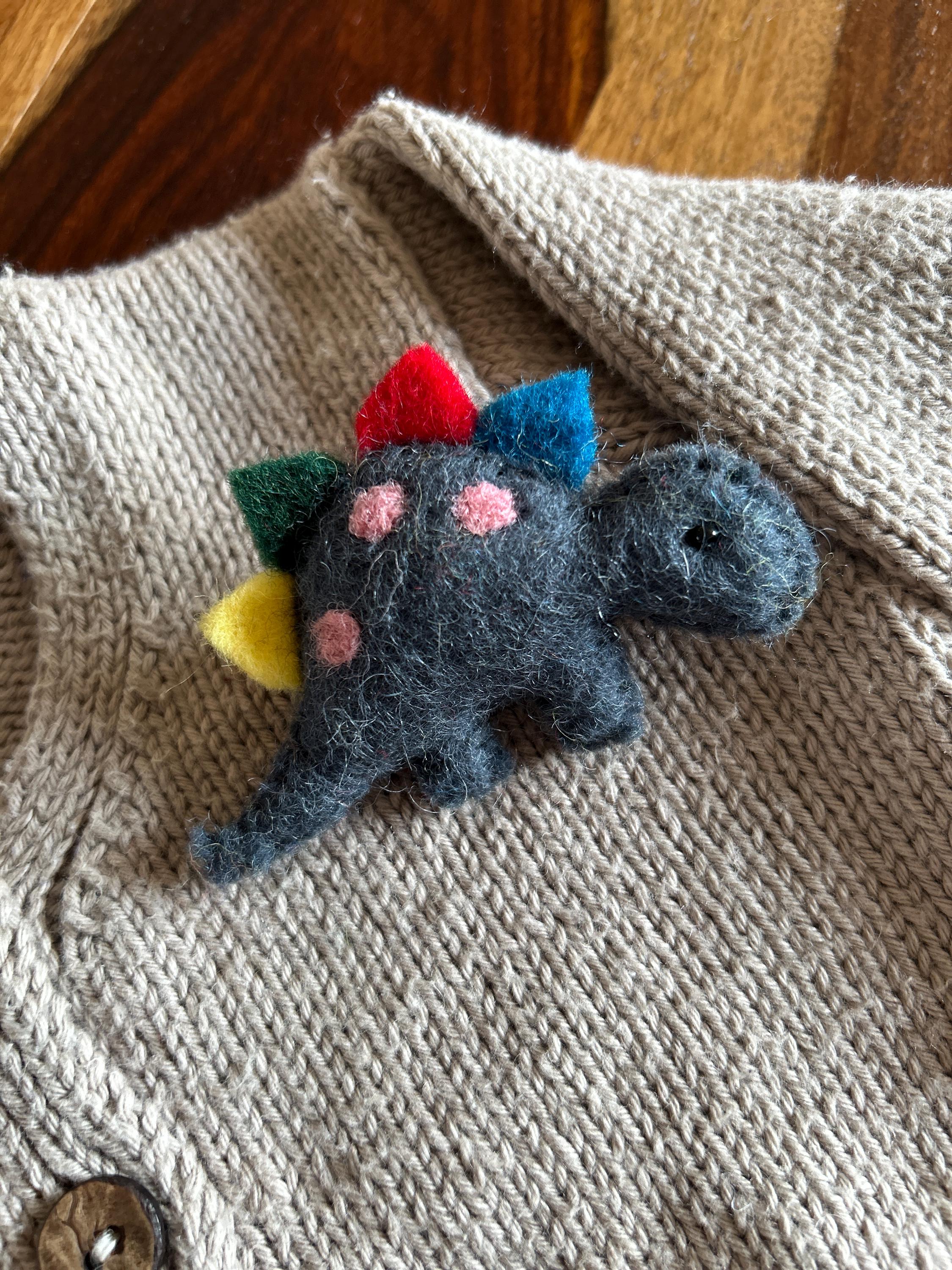 Filz Anstecker Brosche Dinosaurier Stegosaurus Urzeit