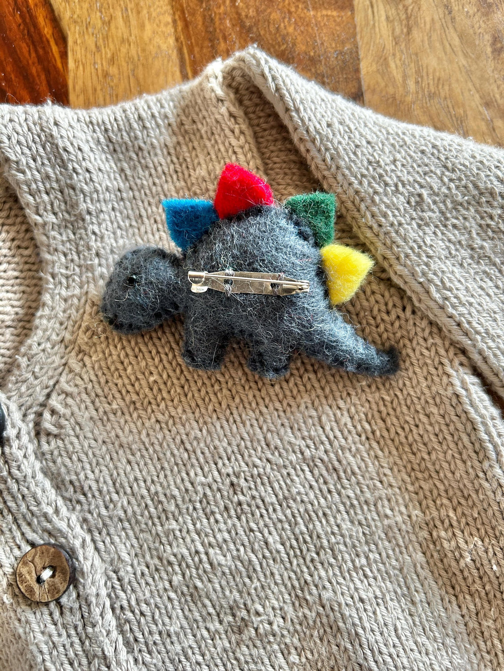 Filz Anstecker Brosche Dinosaurier Stegosaurus Urzeit