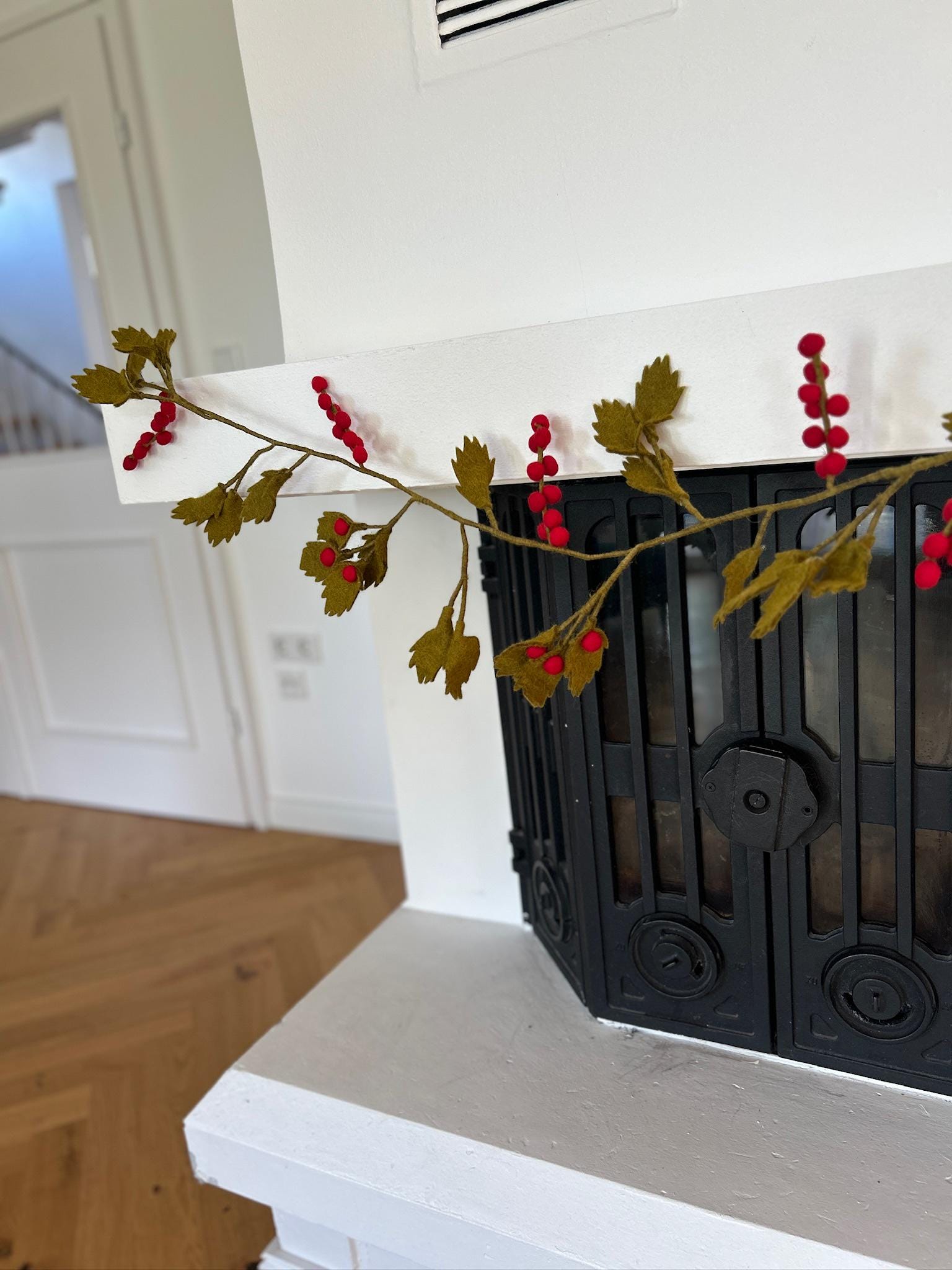 Weihnachtsgirlande rote Beeren I Stechpalme aus Filz handgemacht I Weihnachtsdeko I Christmas