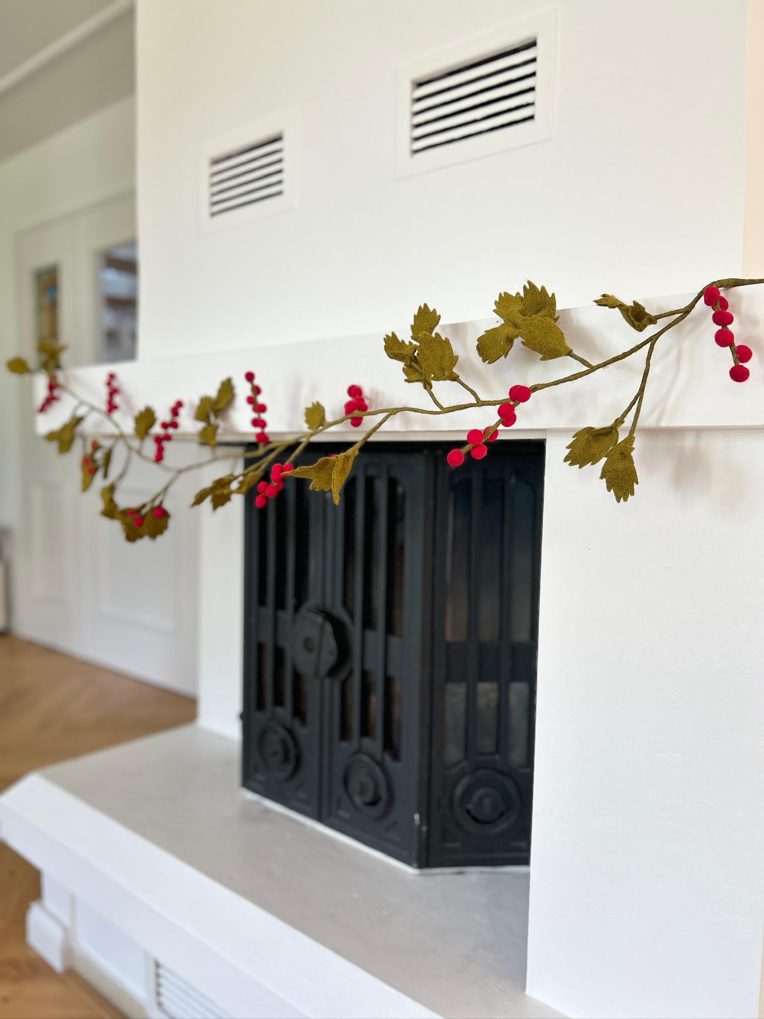 Weihnachtsgirlande rote Beeren I Stechpalme aus Filz handgemacht I Weihnachtsdeko I Christmas