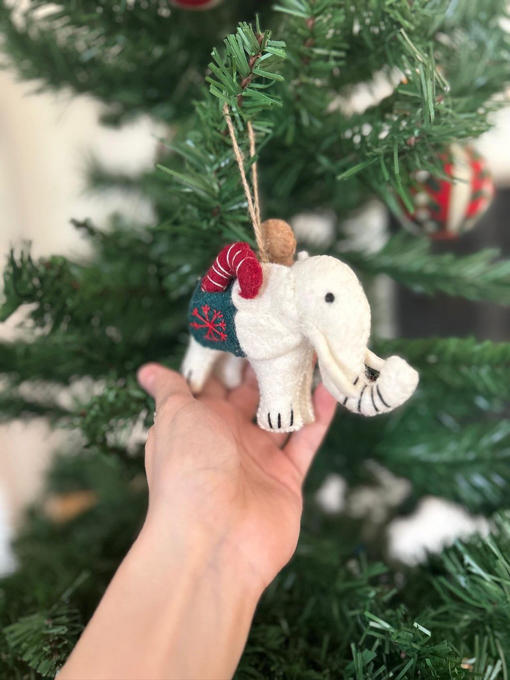 Anhänger Elefant mit Zuckerstange und Lebkuchenmann I Filzdeko I Winter I Weihnachtsbaum I Weihnachtselefant I Anhänger aus Filz I Wildtiere