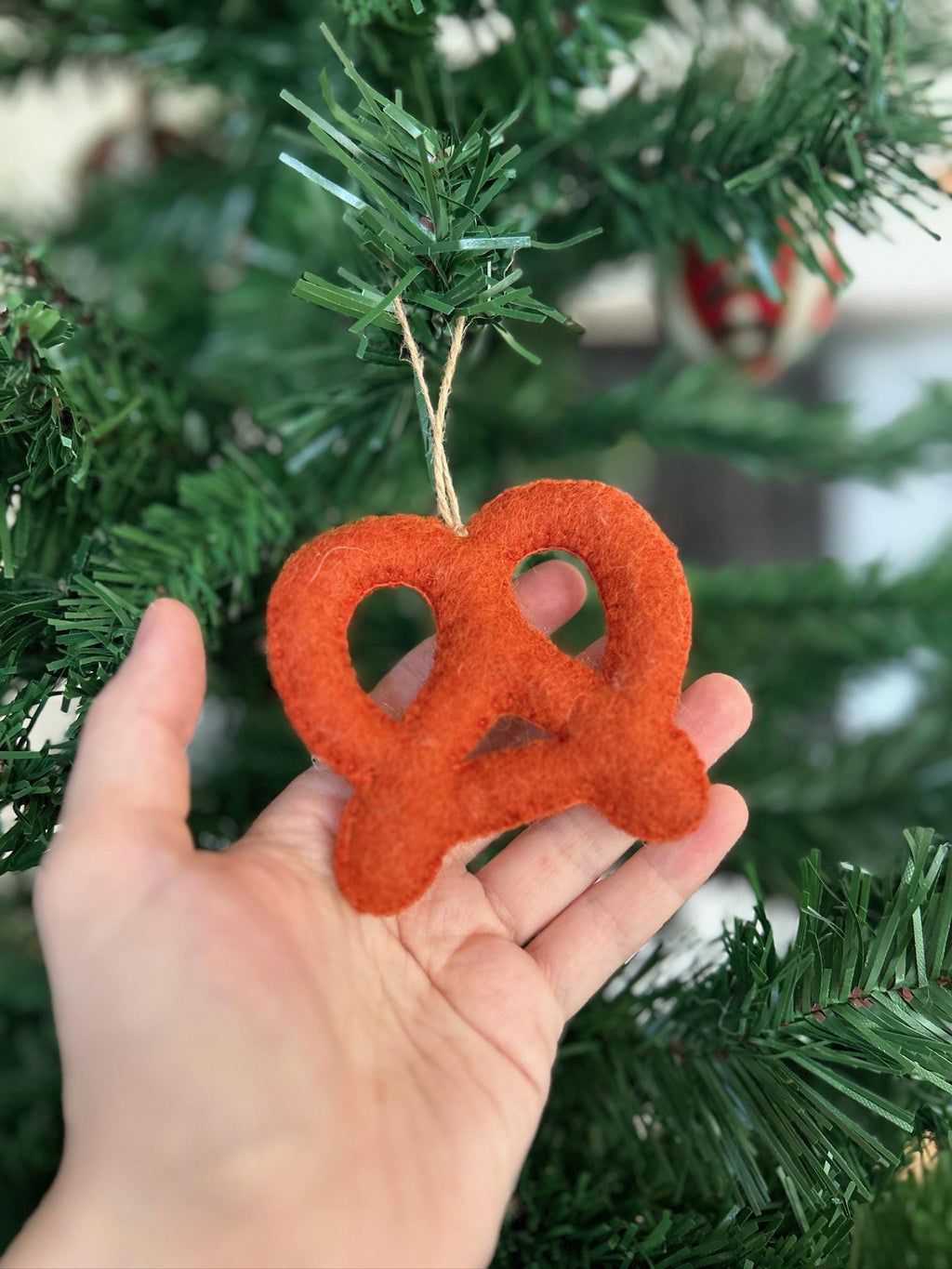 Anhänger Breze I Brezel Aufhänger I Christbaumschmuck Weihnachtsdeko I Winter Weihnachtsbaum I Frühlingsdeko I Blumendekoration