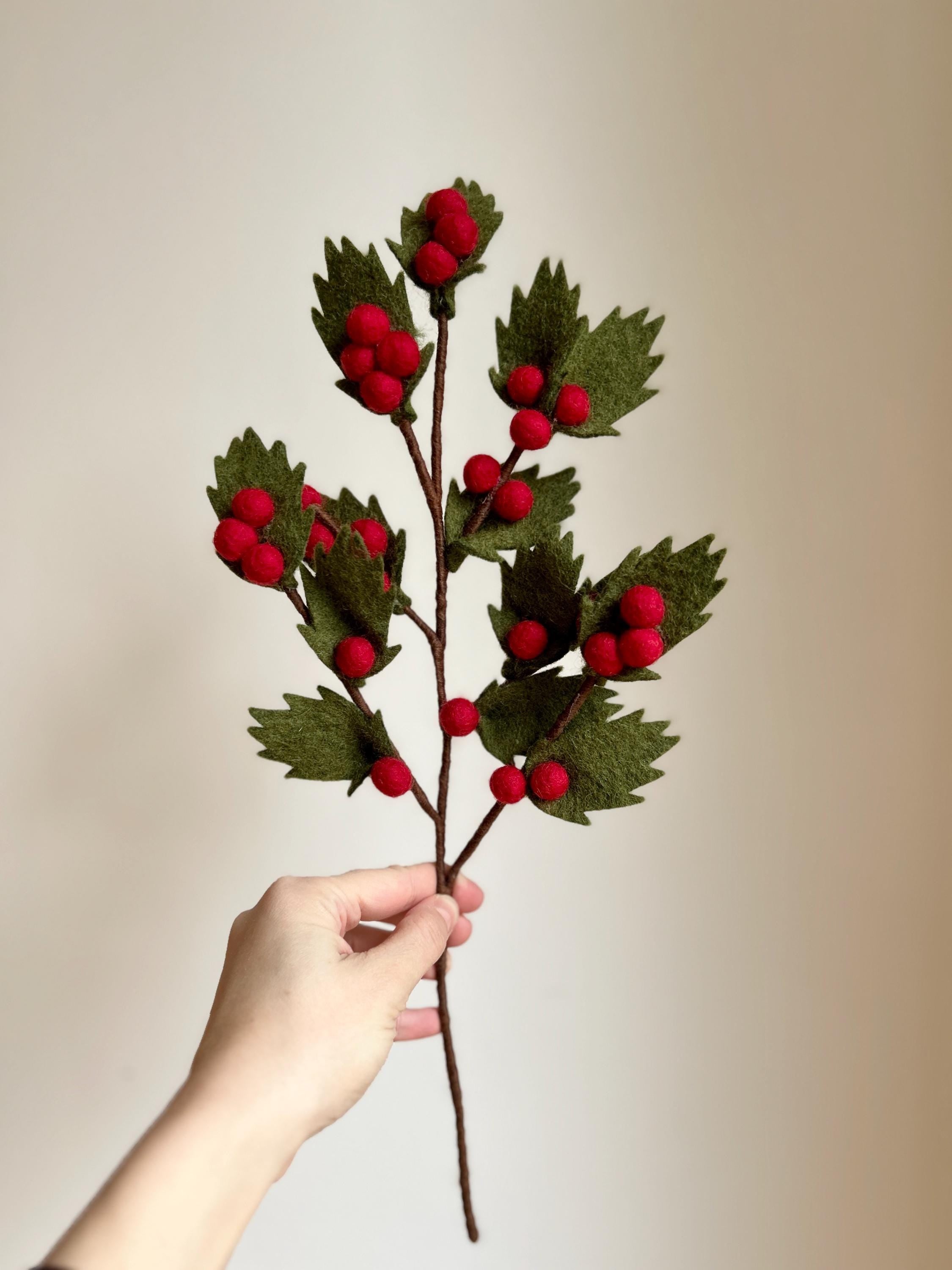 Weihnachtszweig I Deko Ast Weihnachten I Beerenzweig rot I handgefilzter Zweig I Dekoration I Blumenstrauß I