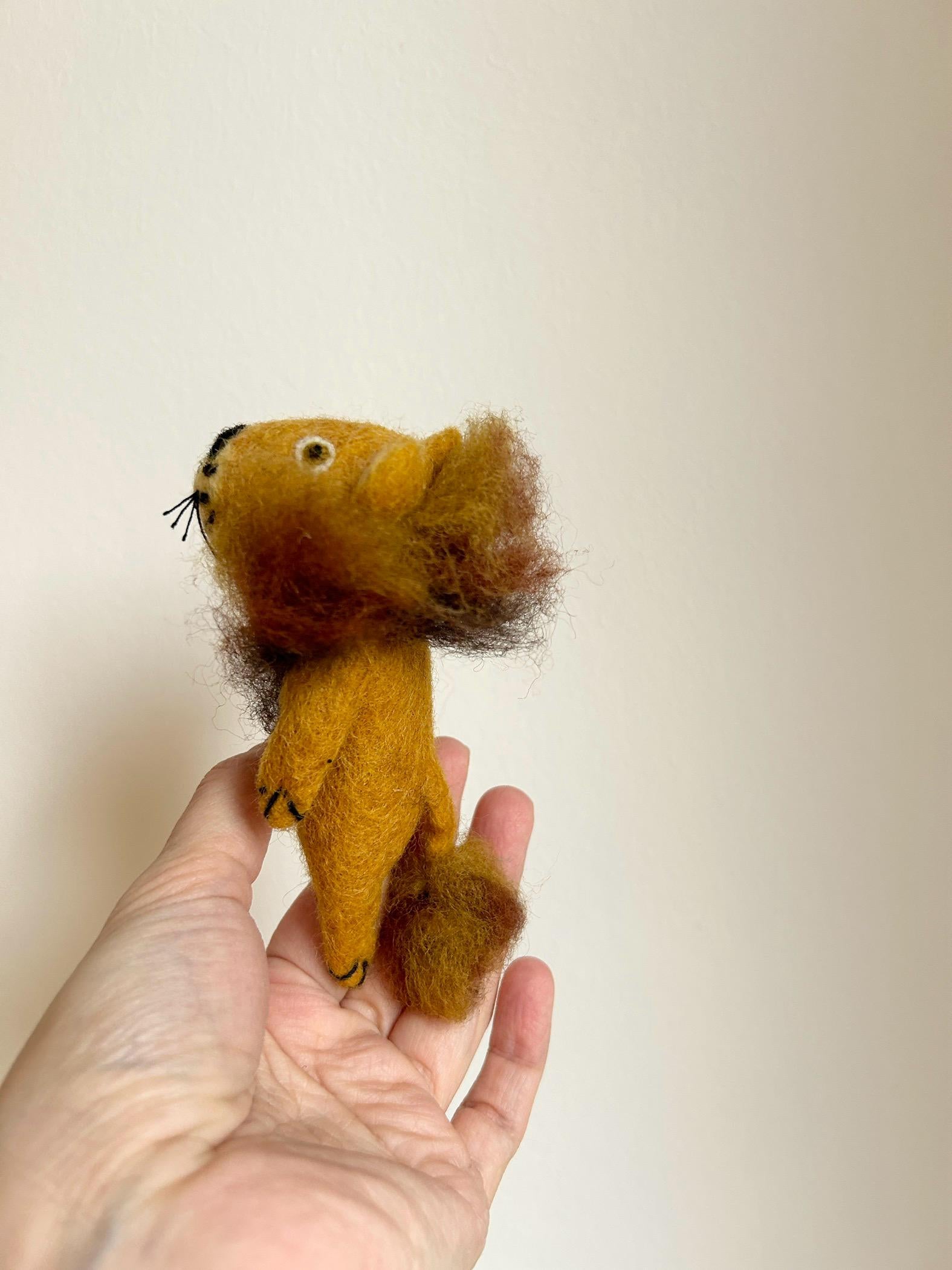 Niedliche Fingerpuppe Löwe aus Filz I Fingerspiel I Wildtiere I Spielzeug Montessori I Geschichten erzählen I Dschungel