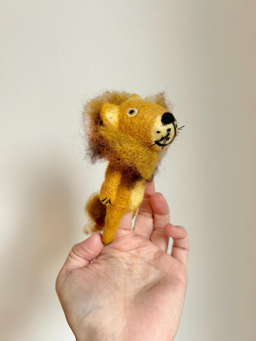 Niedliche Fingerpuppe Löwe aus Filz I Fingerspiel I Wildtiere I Spielzeug Montessori I Geschichten erzählen I Dschungel