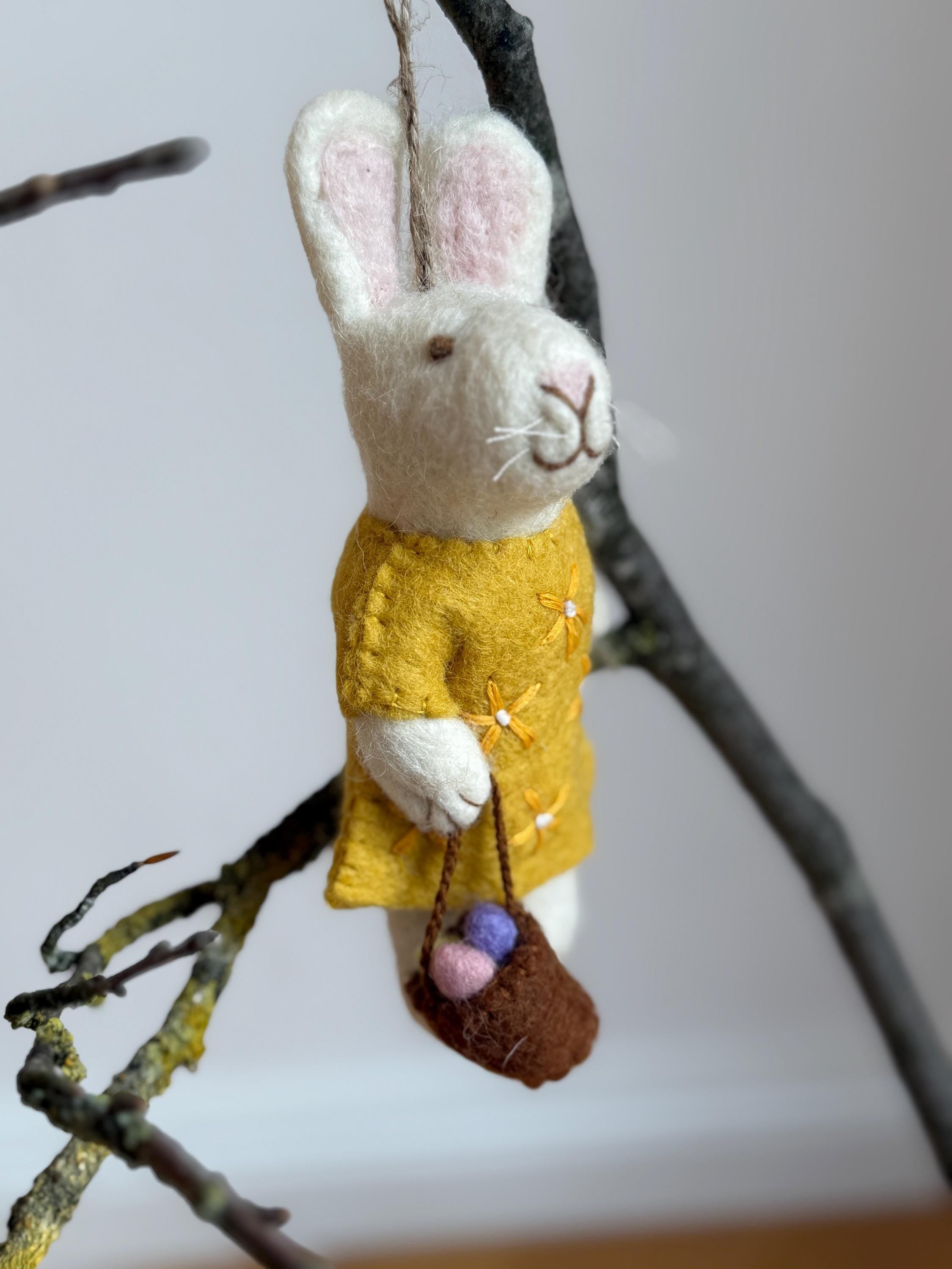 Anhänger Hase I Hasenmädchen I Osterschmuck I Osterdeko I I Osterstrauß I Filzdeko Ostern I Osterhase I Frühling I Ostereier