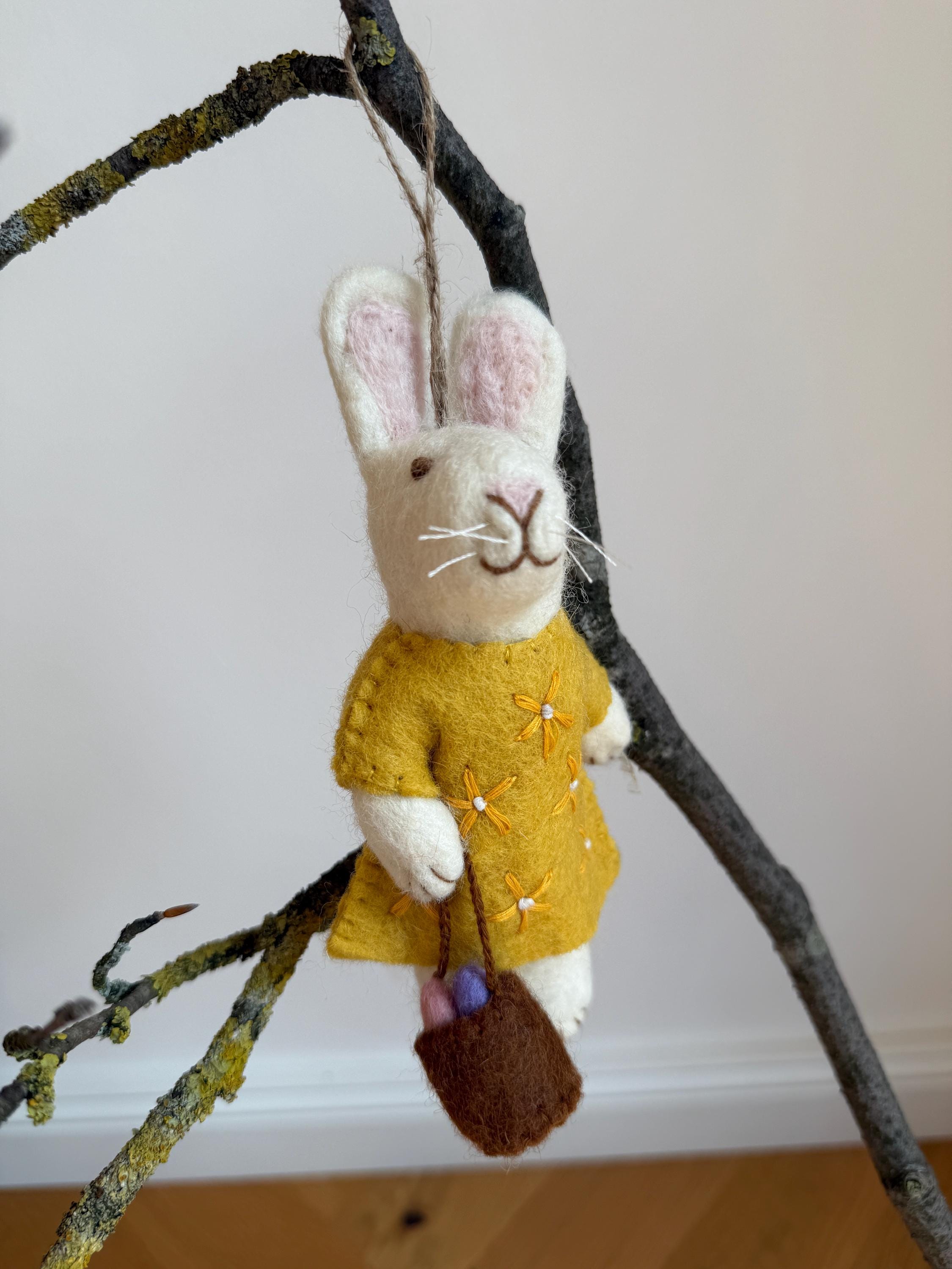 Anhänger Hase I Hasenmädchen I Osterschmuck I Osterdeko I I Osterstrauß I Filzdeko Ostern I Osterhase I Frühling I Ostereier