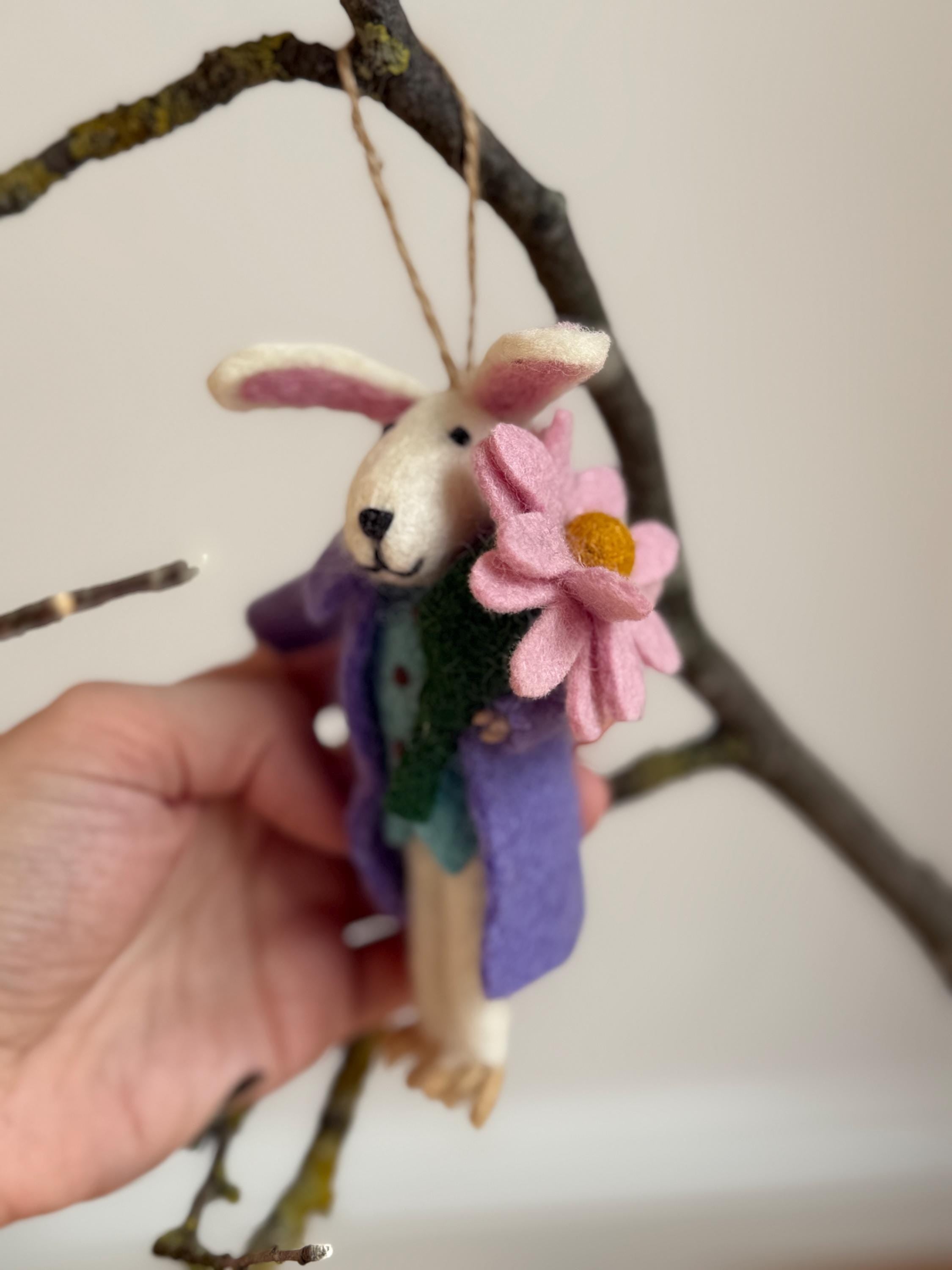 Anhänger Hase mit Blume I Osterschmuck I Osterdeko I I Osterstrauß I Filzdeko Ostern I Osterhase I Frühling
