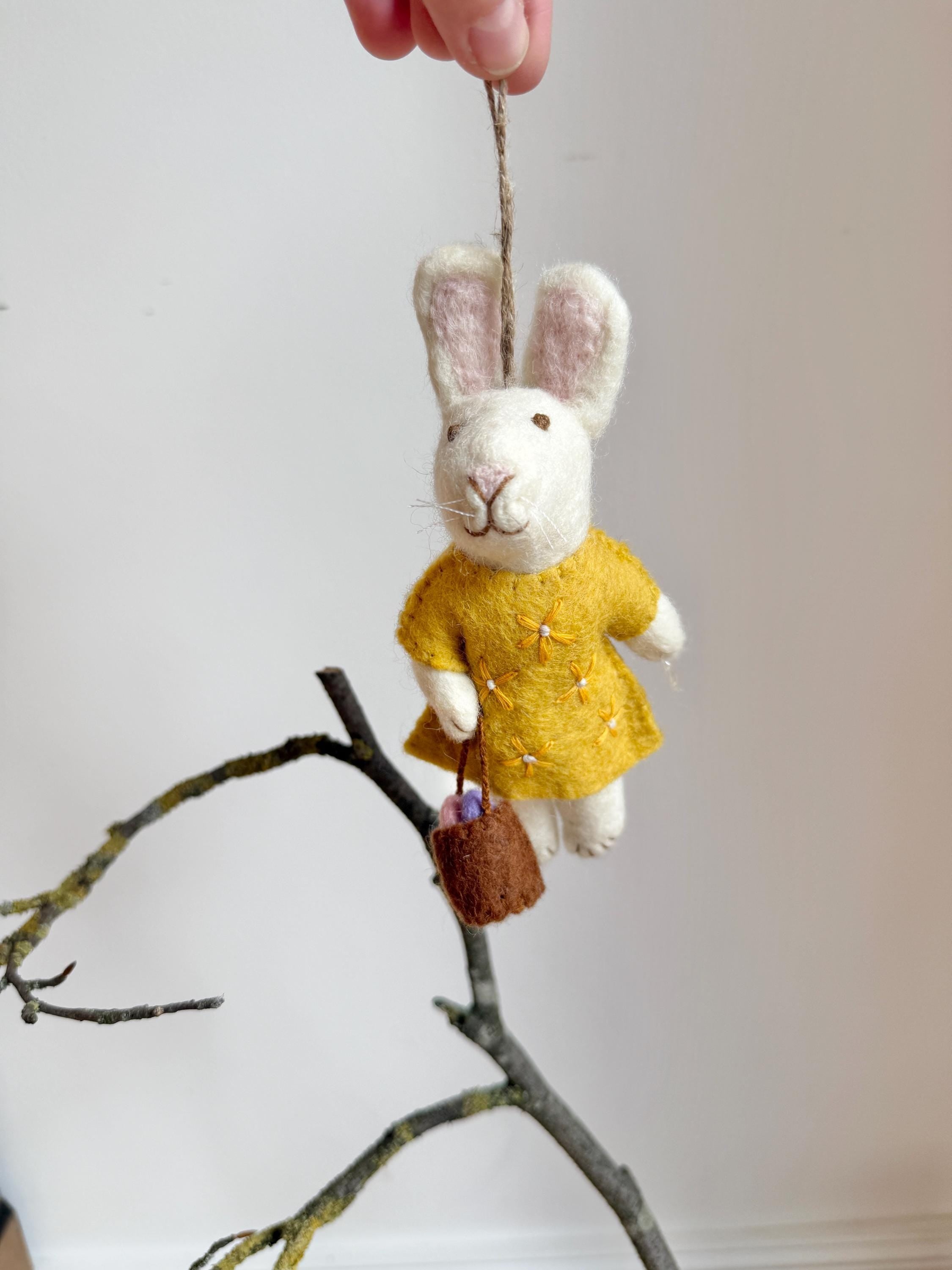 Anhänger Hase I Hasenmädchen I Osterschmuck I Osterdeko I I Osterstrauß I Filzdeko Ostern I Osterhase I Frühling I Ostereier