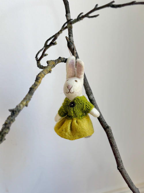 Anhänger Hase I Hasenmädchen I Osterschmuck I Osterdeko I I Osterstrauß I Filzdeko Ostern I Osterhase I Frühling