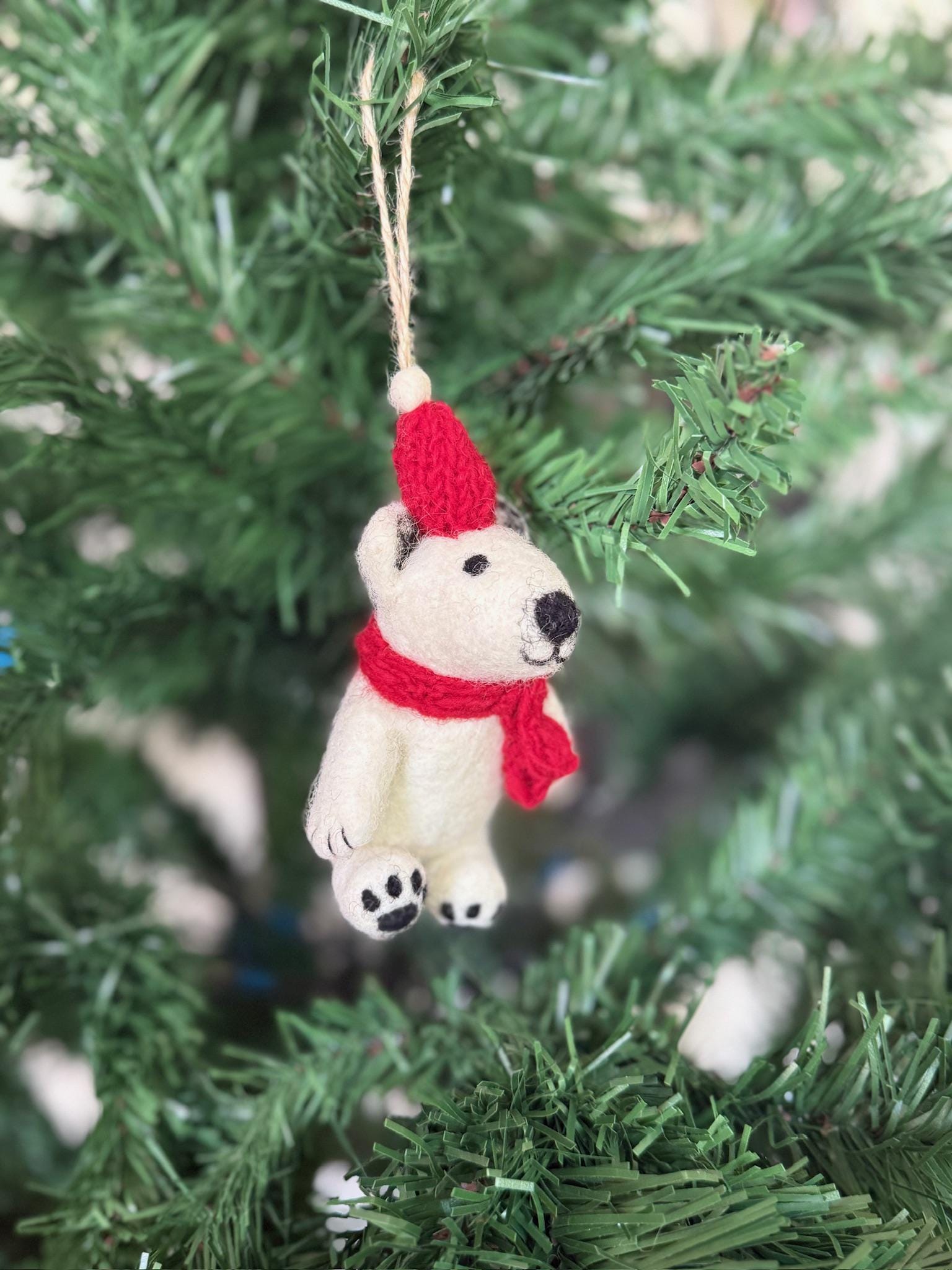 Weihnachtsanhänger Eisbär mit Mütze und Schal I Filz Christbaumschmuck I Weihnachtsdeko I Winterdeko aus Filz