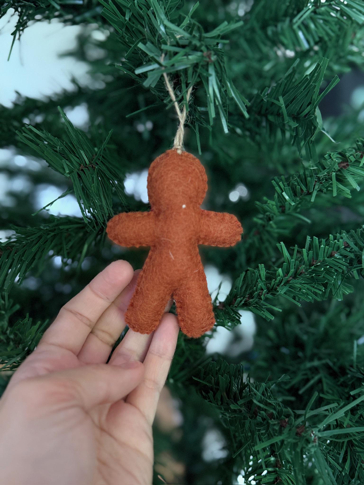 Weihnachtsanhänger Lebkuchenmann mit roter Schleife I Christbaumschmuck Weihnachtsdeko I Winterdeko I Weihnachtsbaum I Lebkuchen