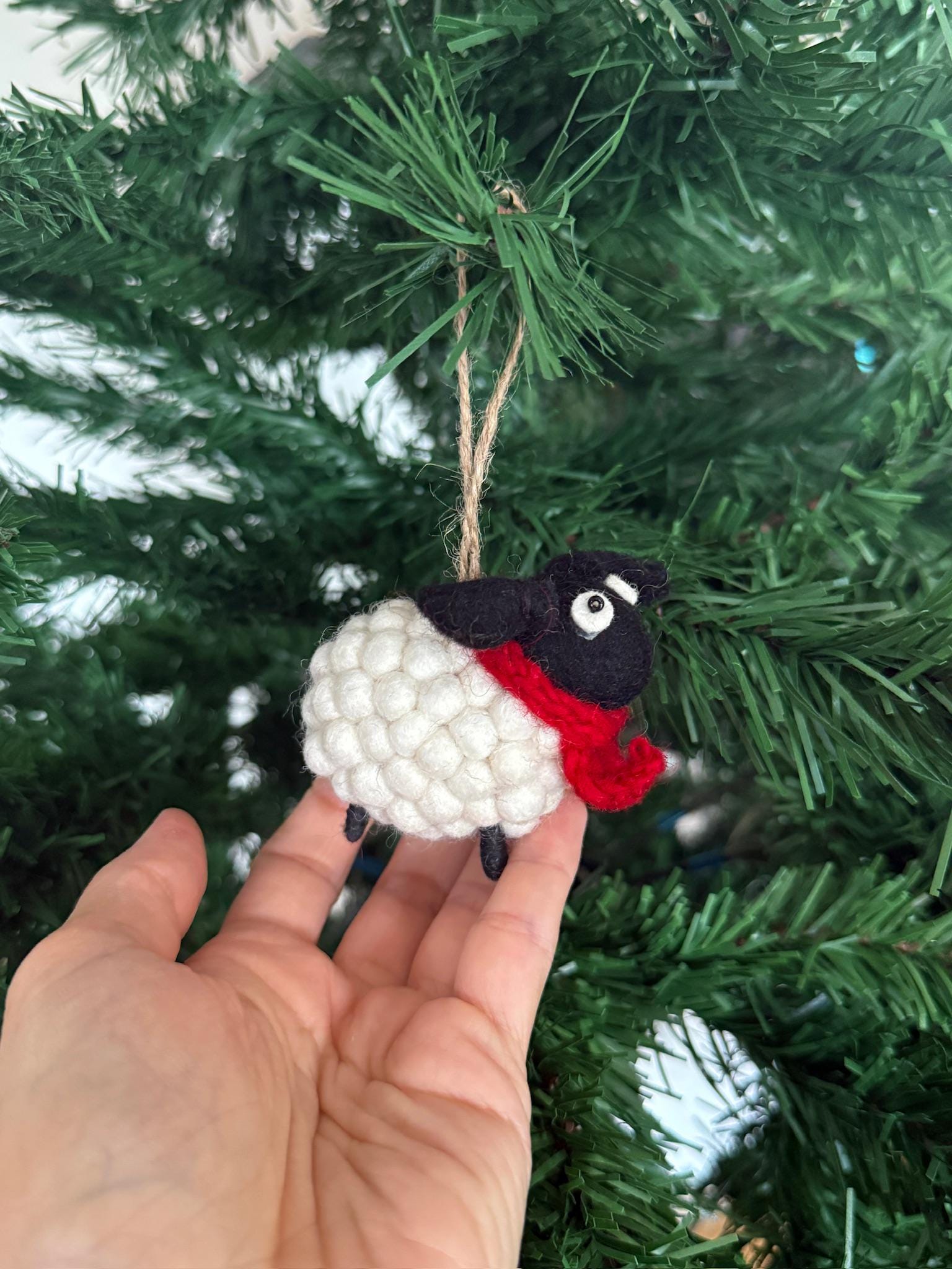 Weihnachtsanhänger Schaf mit Schal I Christbaumschmuck Weihnachtsdeko I Winter Weihnachtsbaum I Weihnachtsschaf