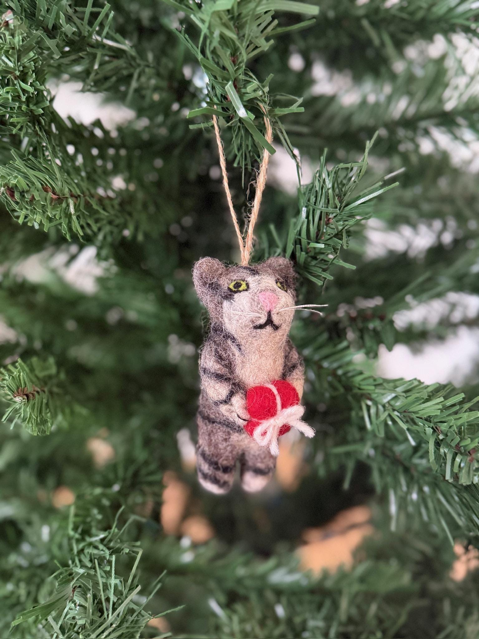 Weihnachtsanhänger Katze mit Geschenk I Christbaumschmuck Weihnachtsdeko I Winter Weihnachtsbaum I Weihnachtskatze