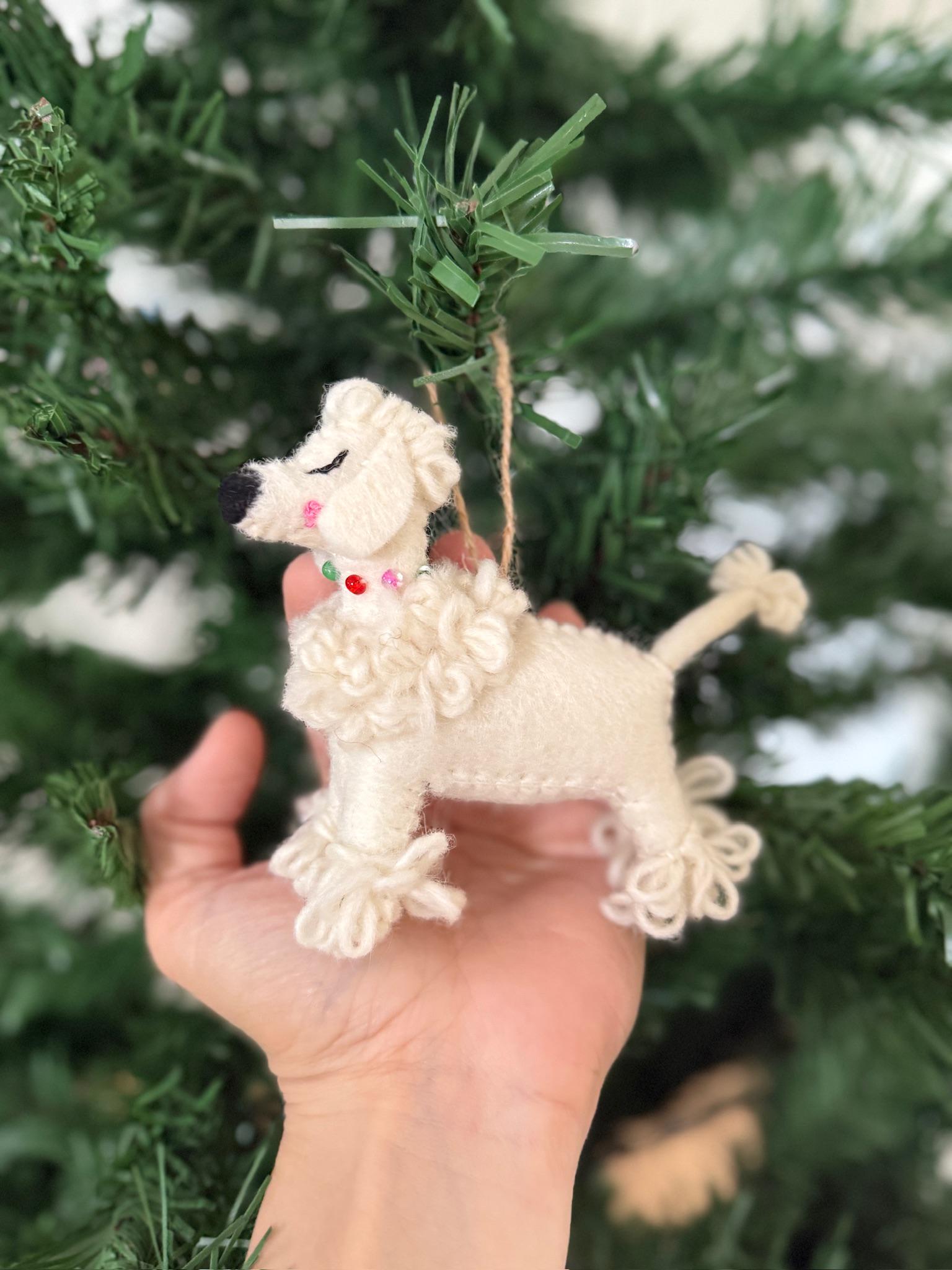 Weihnachtsanhänger Pudel I Filz Christbaumschmuck I Weihnachtsdeko I Weihnachtlicher Hund I Hundeanhänger I Pudeldeko I Ausgefallene Deko