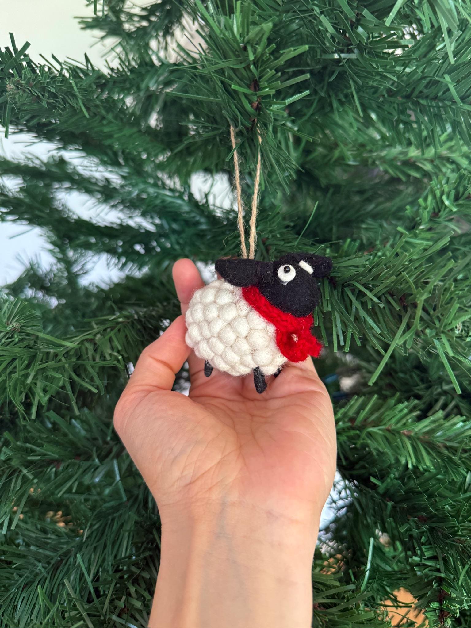 Weihnachtsanhänger Schaf mit Schal I Christbaumschmuck Weihnachtsdeko I Winter Weihnachtsbaum I Weihnachtsschaf