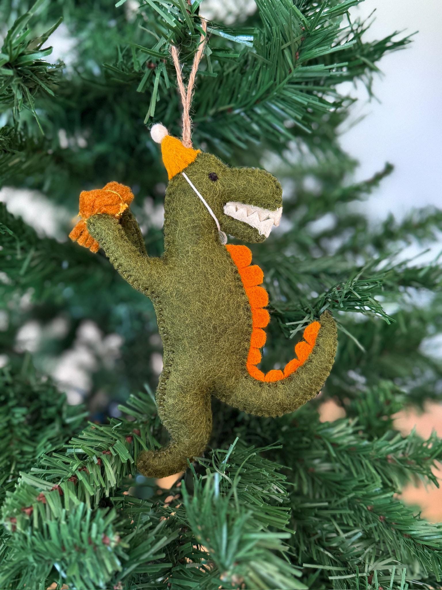 Dino Anhänger T-Rex I Dino mit Partyhut I Dinodeko I Christbaumschmuck Weihnachtsdeko I Geburtstagsdeko I Geschenkanhänger I Dinoparty