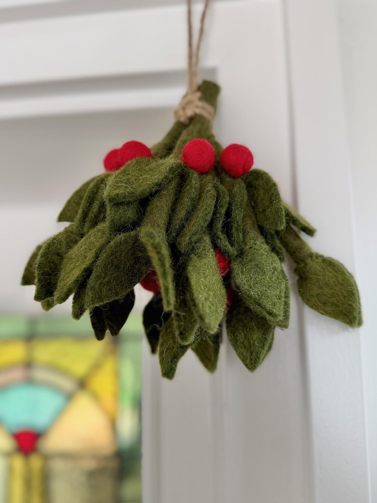 Mistelzweig rote Beeren aus Filz I Stechpalme I Fensterdeko I Weihnachtsdeko I Beerenzweig I Misteln I Weihnachtsanhänger Filz
