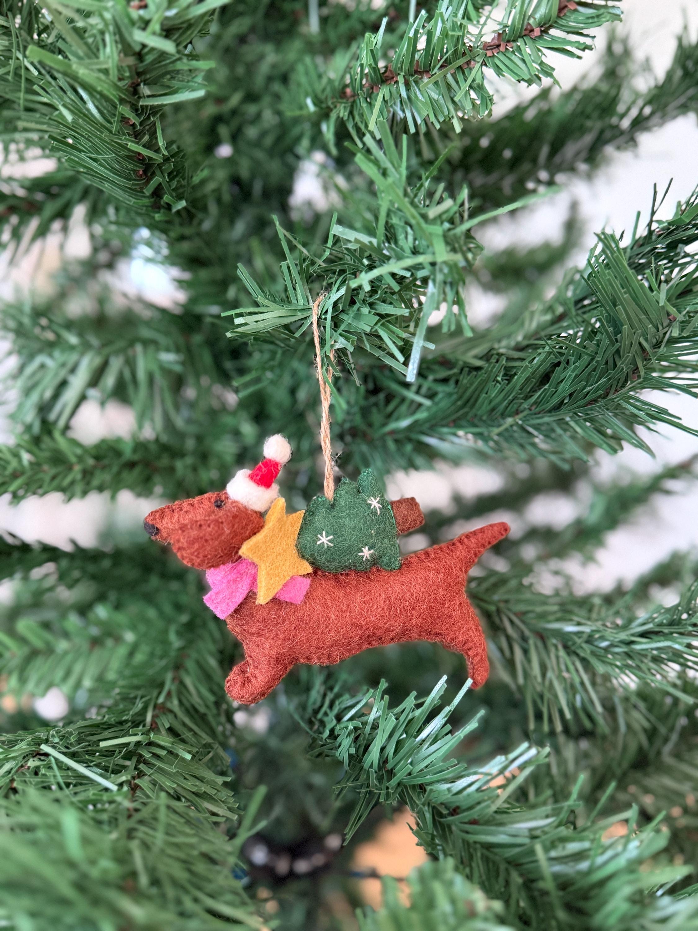 Weihnachtsanhänger Dackel aus Filz I Filz Christbaumschmuck I Weihnachtsdeko I Weihnachtsdackel mit Mütze und Weihnachtsbaum I Hundeanhänger