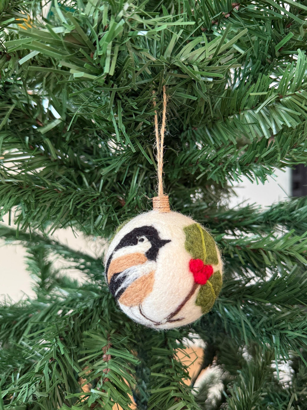 Weihnachtskugel Filz handgemacht I Weihnachtsdeko I Anhänger I Tannenmeise Deko I Weihnachtsschmuck I Christbaumkugel Stechpalme Kugel Filz