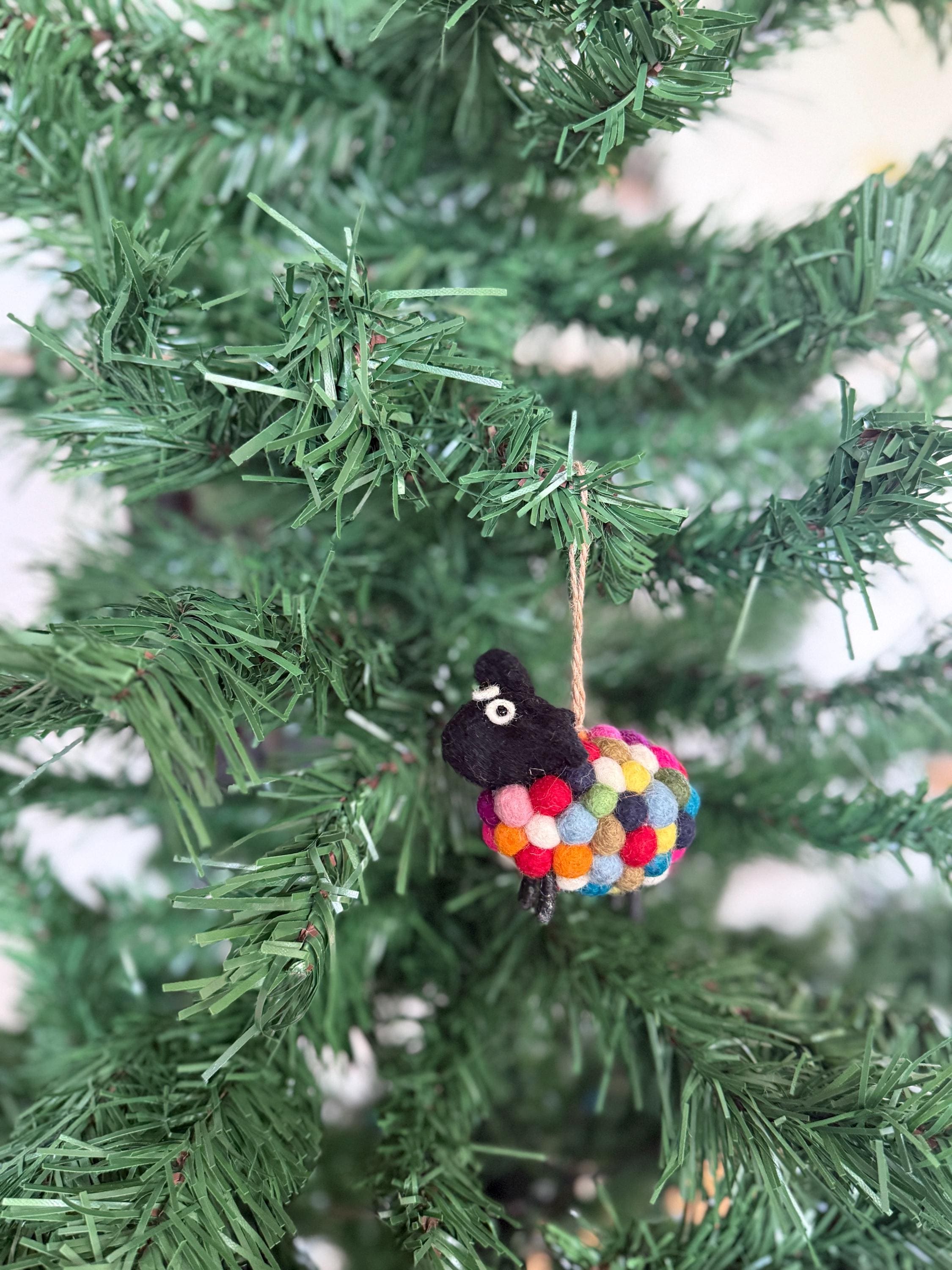 Weihnachtsanhänger buntes Schaf I Christbaumschmuck Weihnachtsdeko I Winter Weihnachtsbaum I Weihnachtsschaf