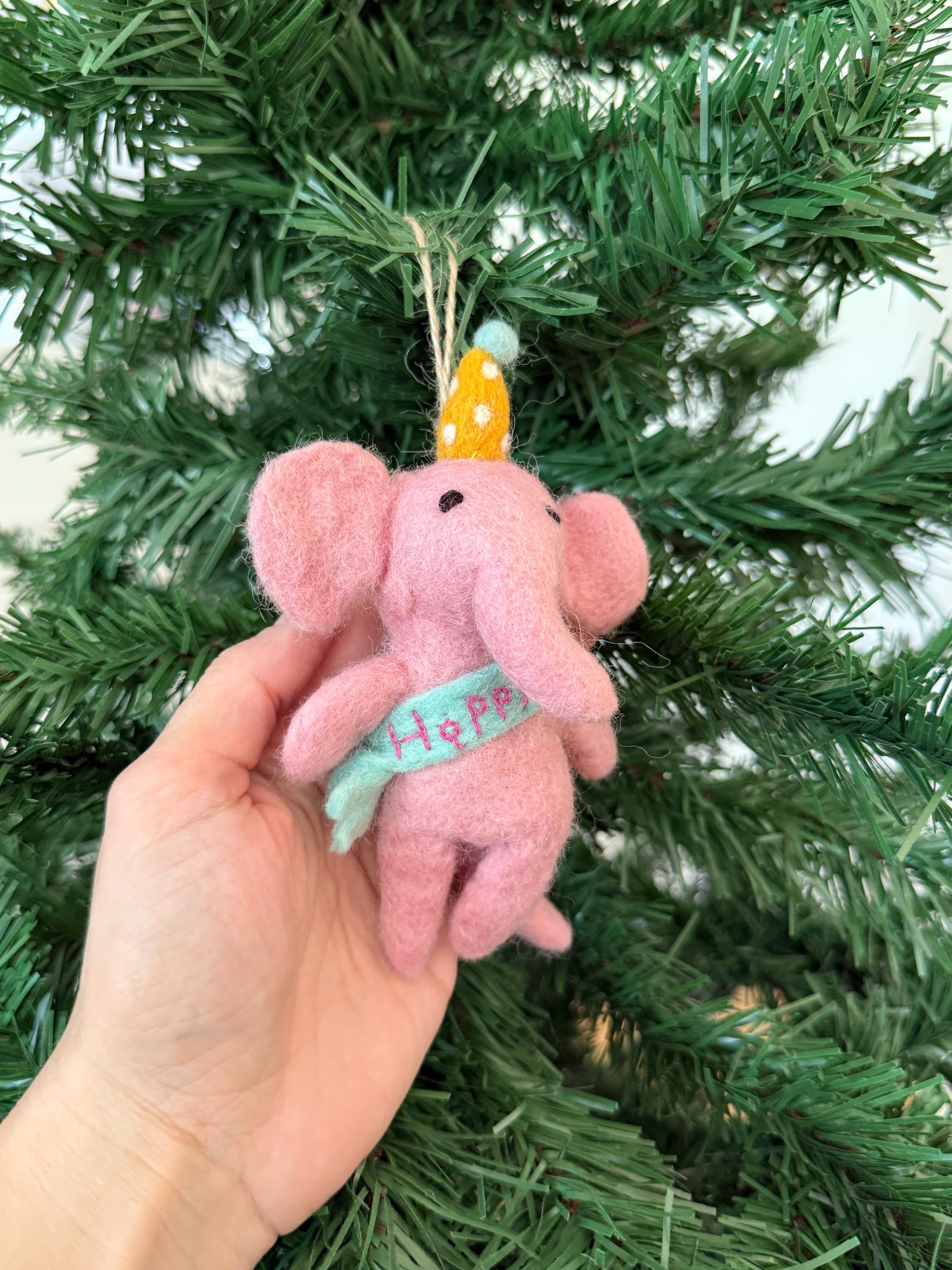 Partyelefant I Elefant mit Partyhut I Elefantendeko I Christbaumschmuck Weihnachtsdeko I Geburtstagsdeko I Geschenkanhänger I Elefantenparty