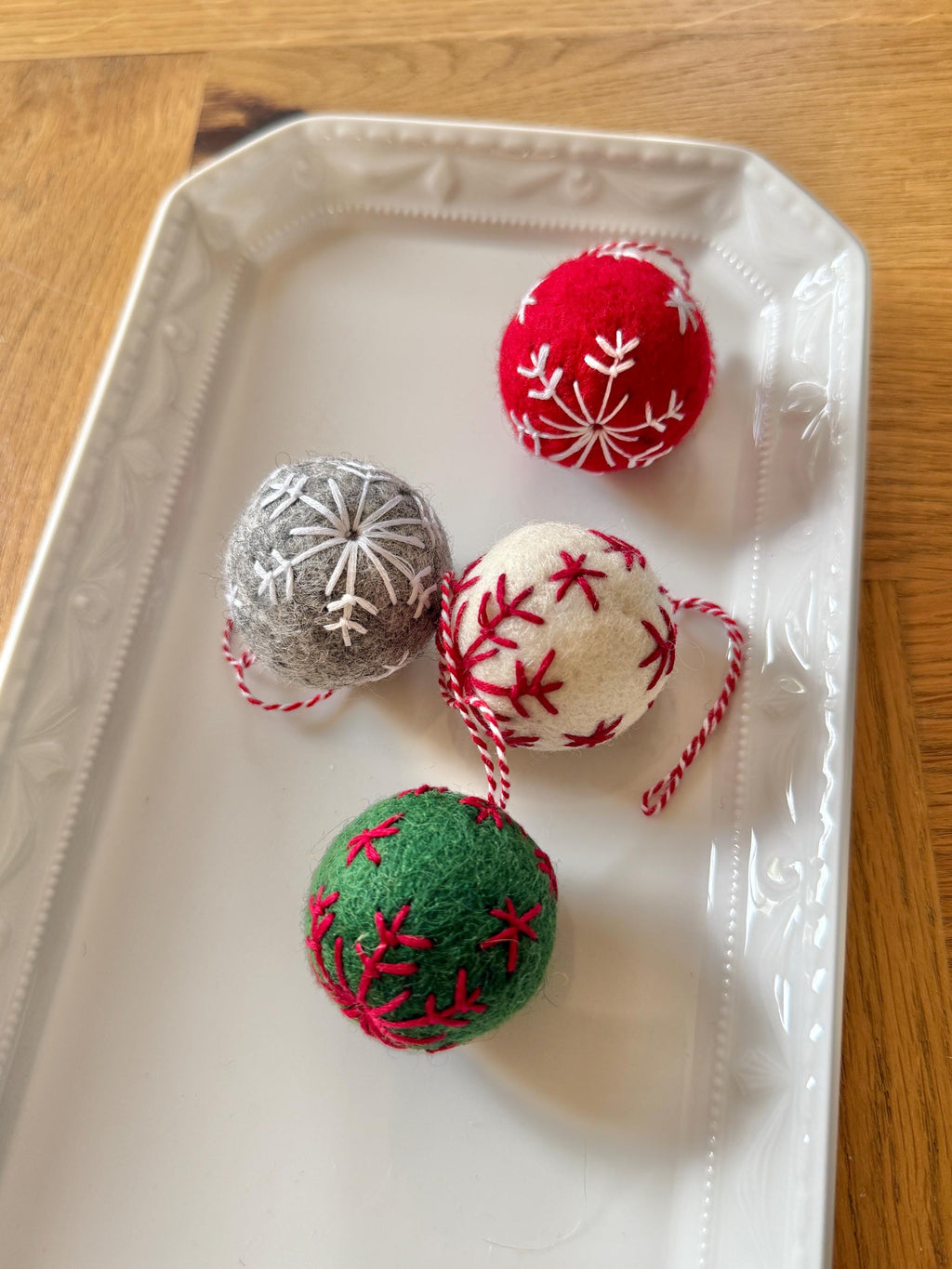 Weihnachtskugel 4er Set aus Filz handgemacht I Weihnachtsdeko I Anhänger I Kugeln handgemacht I Weihnachtsschmuck I Christbaumkugel Filz I