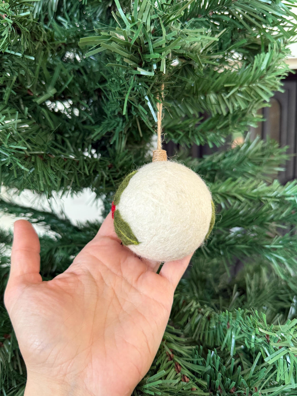 Weihnachtskugel Filz handgemacht I Weihnachtsdeko I Anhänger I Tannenmeise Deko I Weihnachtsschmuck I Christbaumkugel Stechpalme Kugel Filz