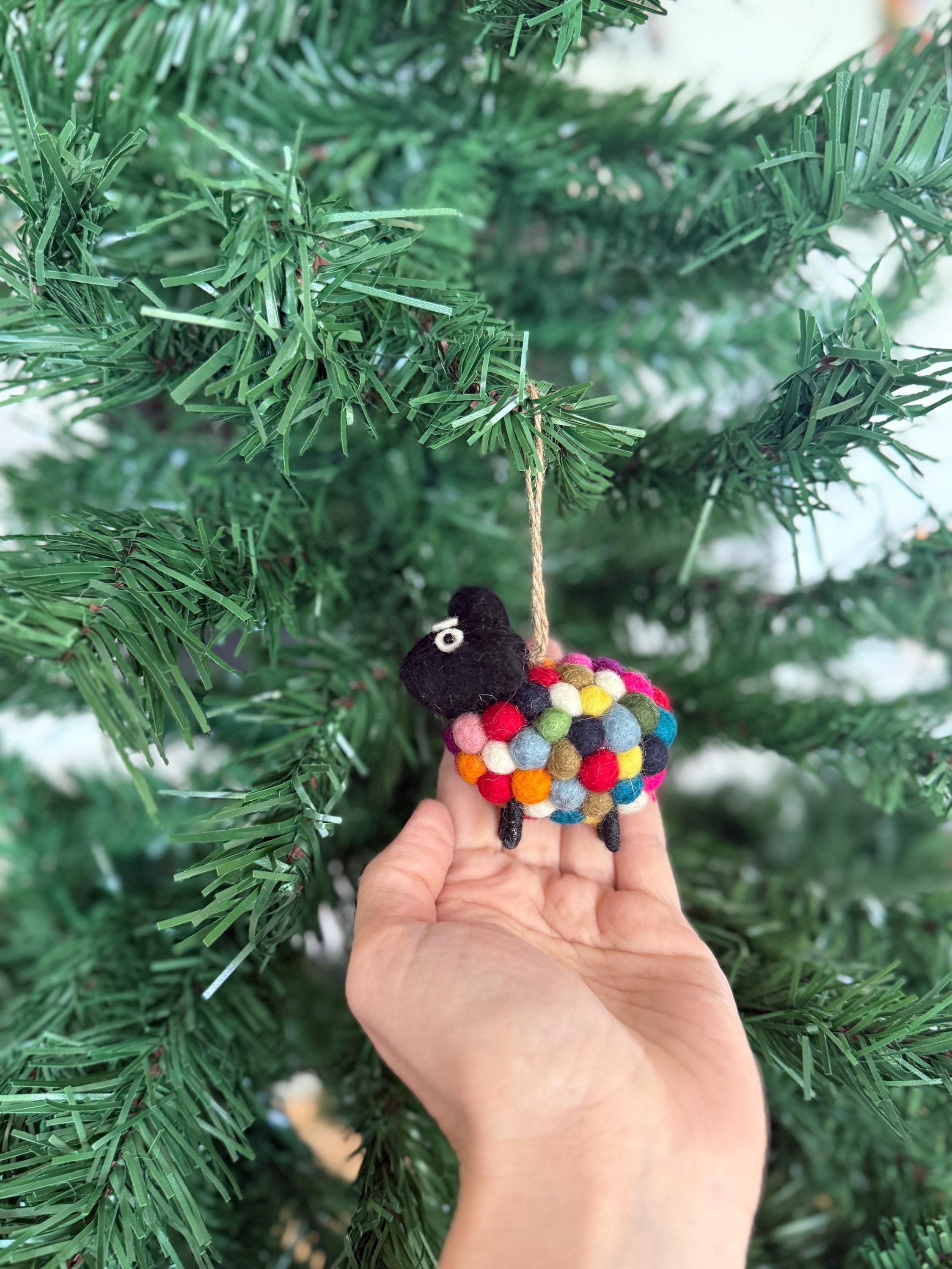 Weihnachtsanhänger buntes Schaf I Christbaumschmuck Weihnachtsdeko I Winter Weihnachtsbaum I Weihnachtsschaf