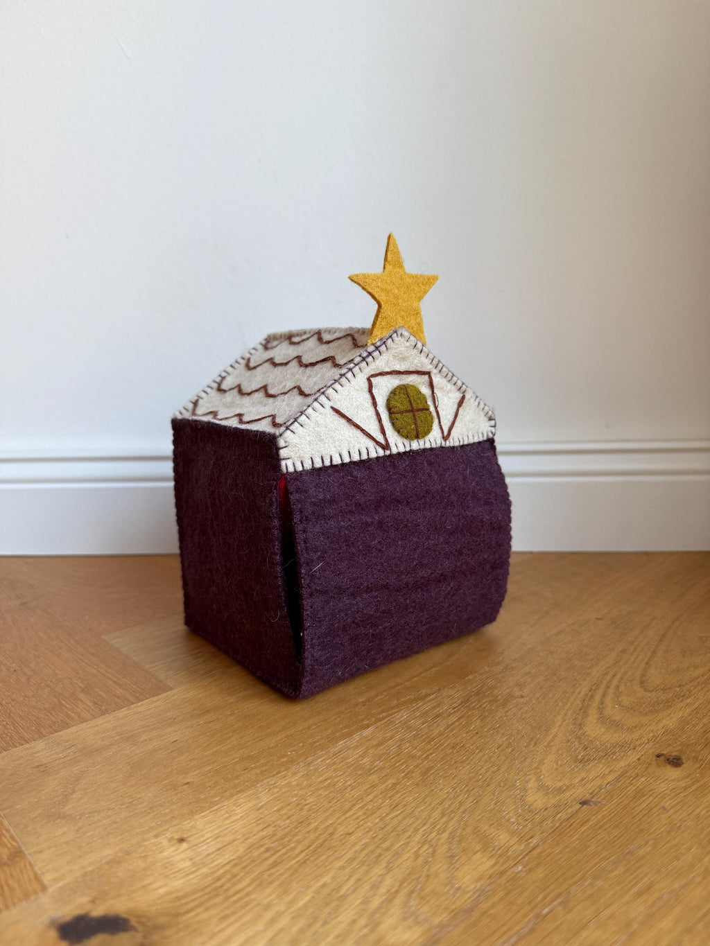 Weihnachtskrippe aus Filz I Weihnachtsdeko I handgemacht I Maria und Josef I Stall I Heilige 3 Könige I Jesuskind
