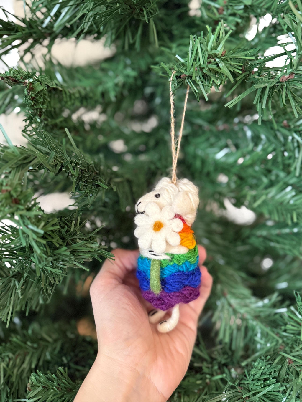 Weihnachtsanhänger Regenbogenschaf mit Blume I Christbaumschmuck Weihnachtsdeko I Winter Weihnachtsbaum I Weihnachtsschaf I Pride