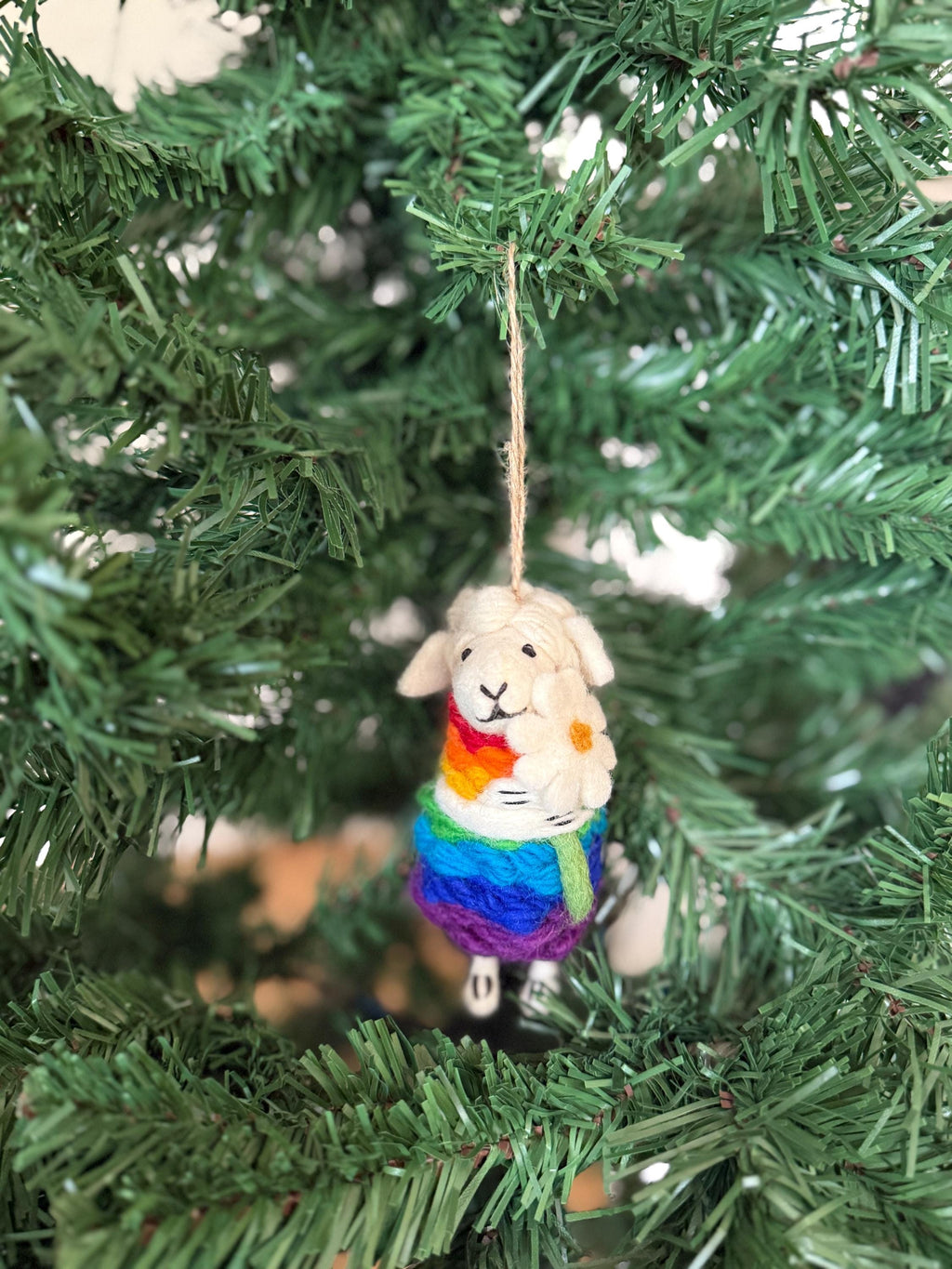Weihnachtsanhänger Regenbogenschaf mit Blume I Christbaumschmuck Weihnachtsdeko I Winter Weihnachtsbaum I Weihnachtsschaf I Pride