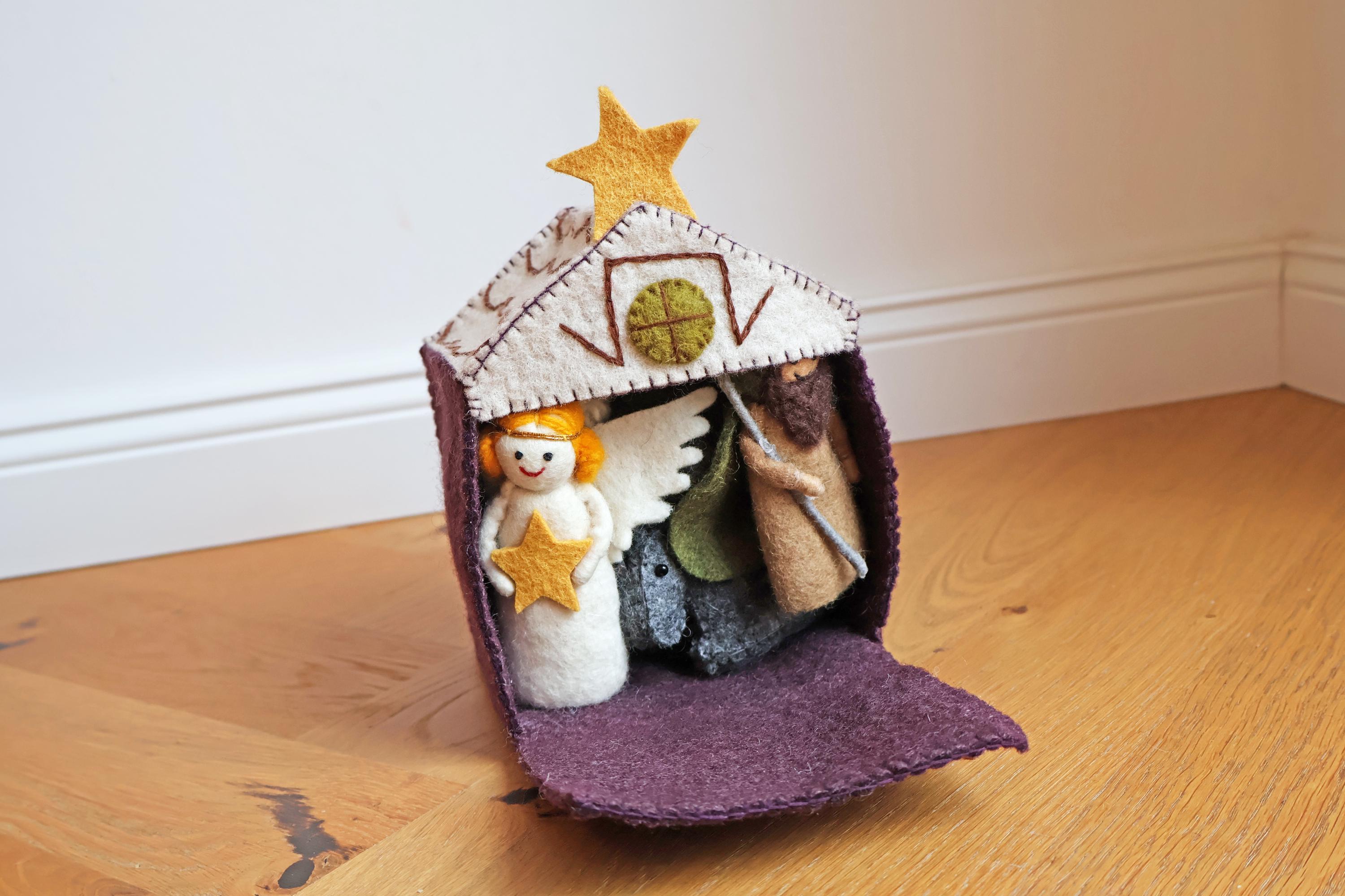 Weihnachtskrippe aus Filz I Weihnachtsdeko I handgemacht I Maria und Josef I Stall I Heilige 3 Könige I Jesuskind