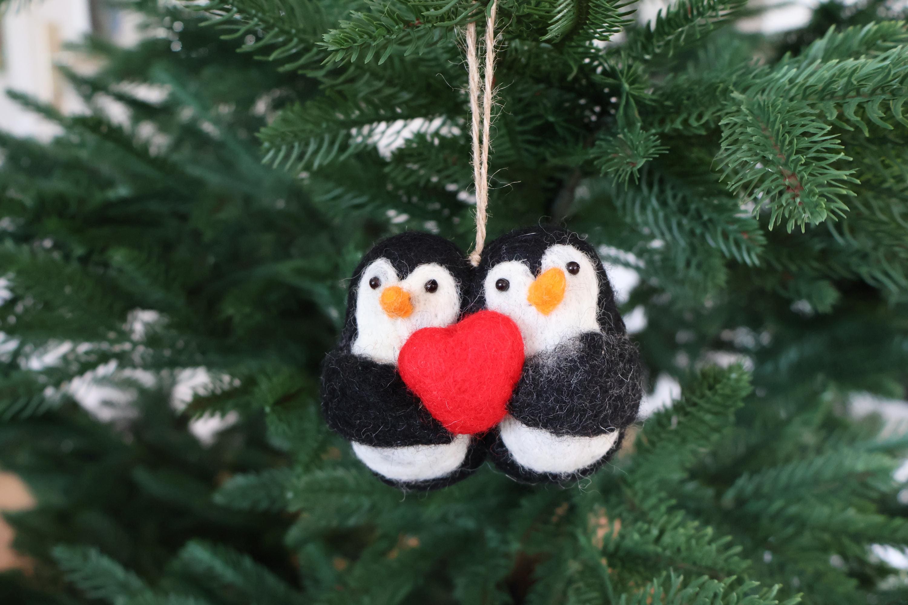 Weihnachtsanhänger Pinguine mit Herz I Christbaumschmuck I Weihnachtsdeko für Verliebte I Winter I Weihnachtsbaum