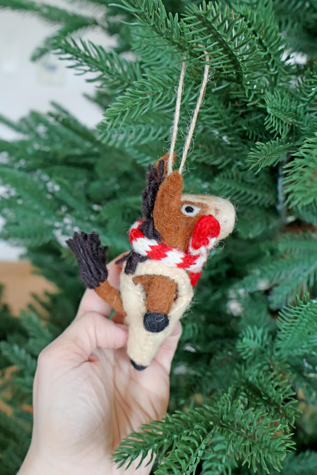 Weihnachtsanhänger Pferd I Filz Christbaumschmuck I Weihnachtsdeko Pferdchen I Pferd mit Latzhose und Schal