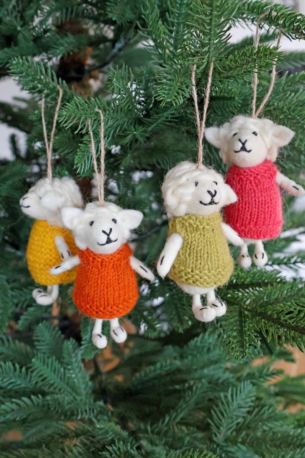 4er Set Filz Schafe I Weihnachtsanhänger Schaf I Christbaumschmuck Weihnachtsdeko I Winter Weihnachtsbaum I Weihnachtsschaf