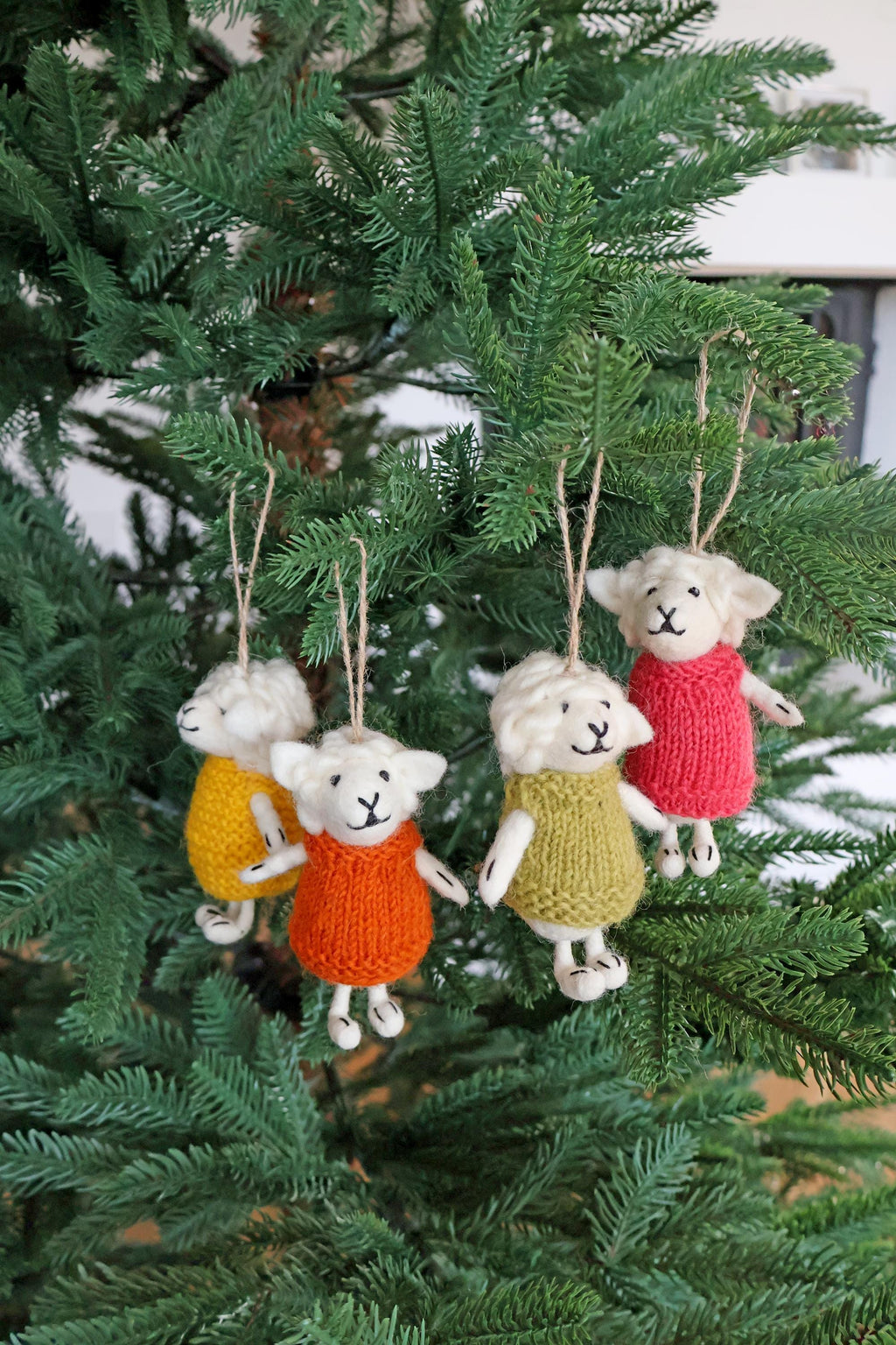 4er Set Filz Schafe I Weihnachtsanhänger Schaf I Christbaumschmuck Weihnachtsdeko I Winter Weihnachtsbaum I Weihnachtsschaf