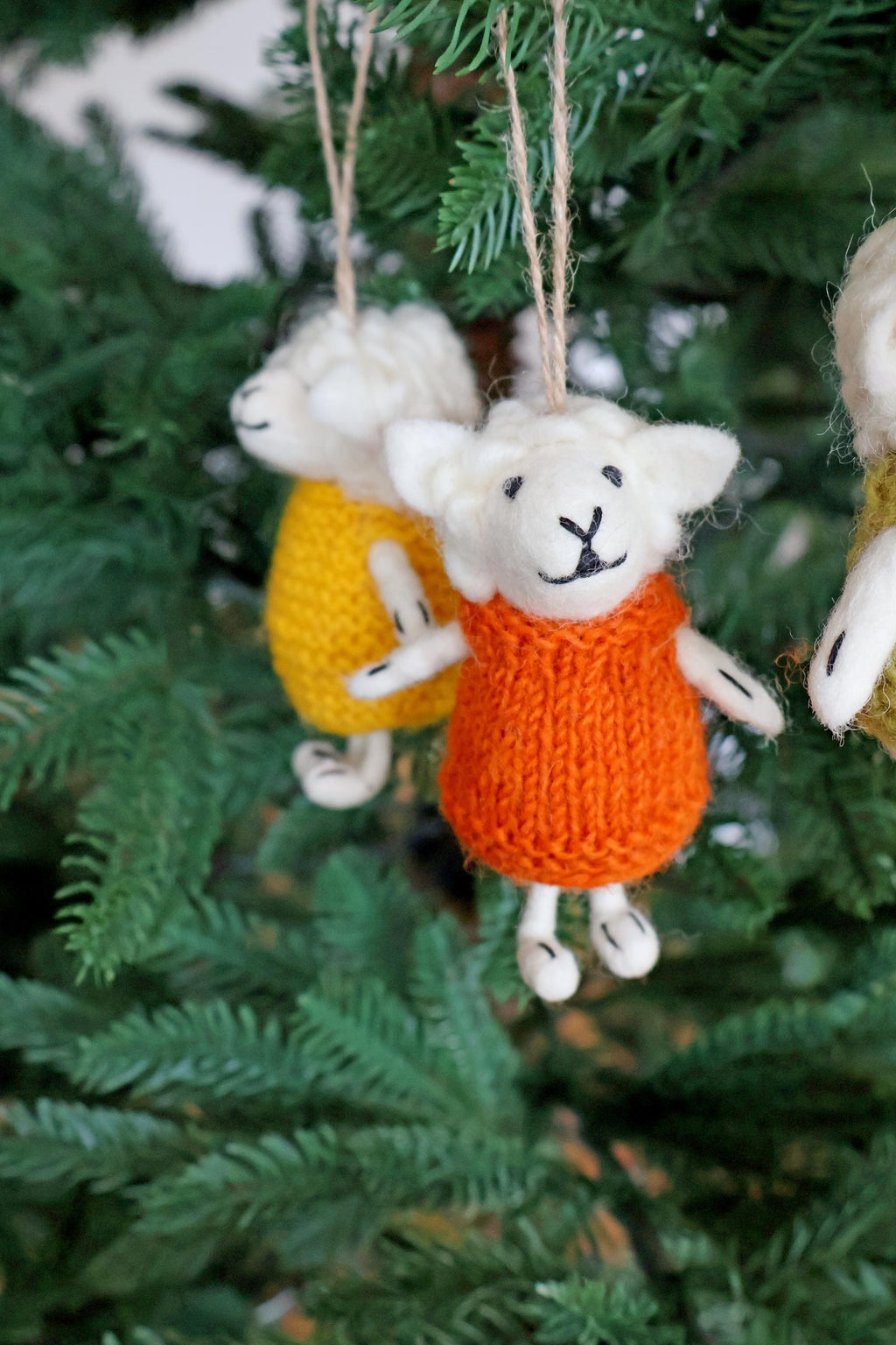 4er Set Filz Schafe I Weihnachtsanhänger Schaf I Christbaumschmuck Weihnachtsdeko I Winter Weihnachtsbaum I Weihnachtsschaf