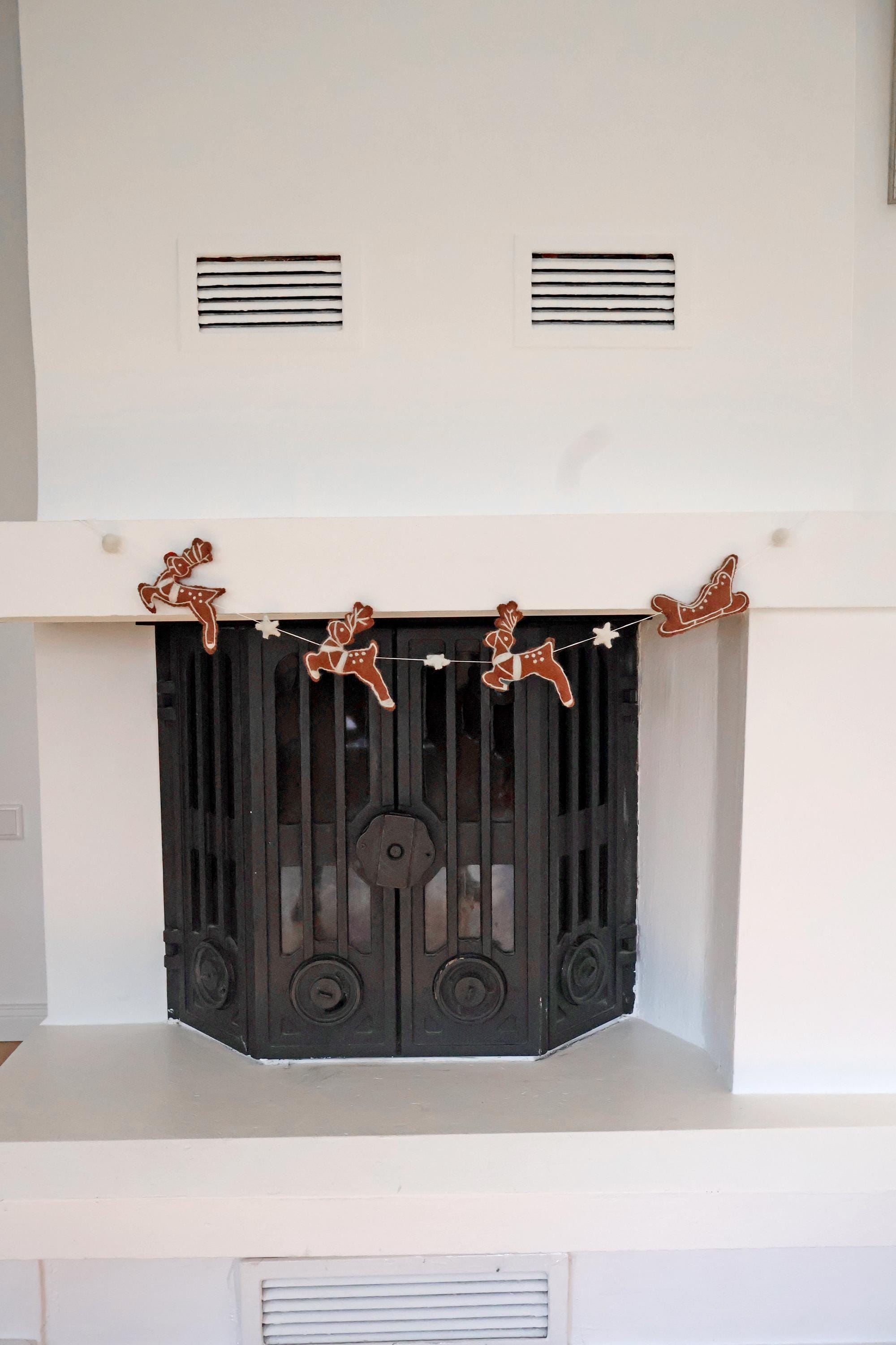 Lebkuchen Weihnachtsgirlande aus Filz I Rentiere aus Filz I Weihnachtsschlitten I Rudolf Deko I Weihnachtsdeko I Filz Rentier mit Glöckchen